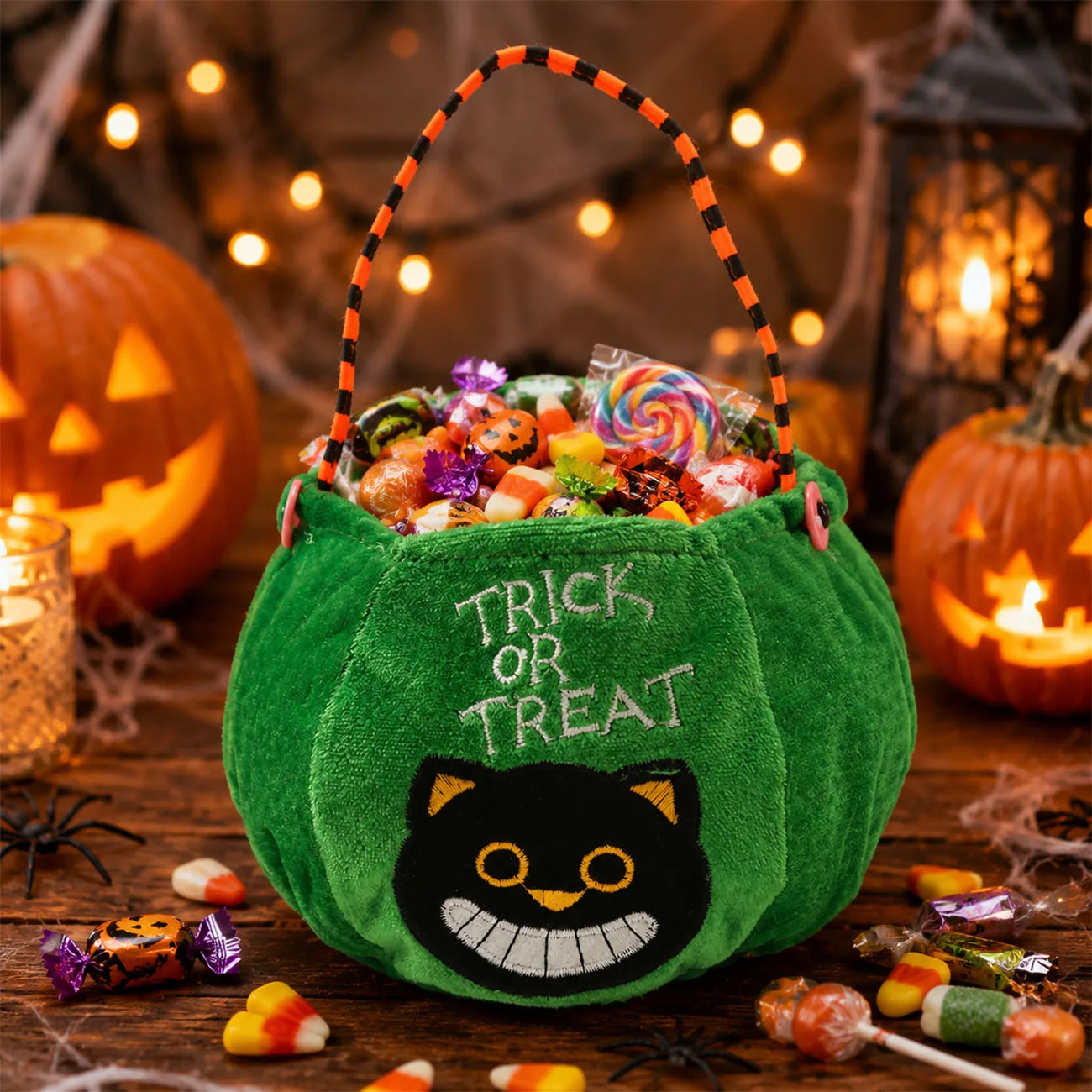 1 Stück Halloween Plüsch-Süßigkeitentasche Trick-or-Treat-Korb mit Tragegriff 4 Cartoon-Designs für Partygeschenke – Detail 5