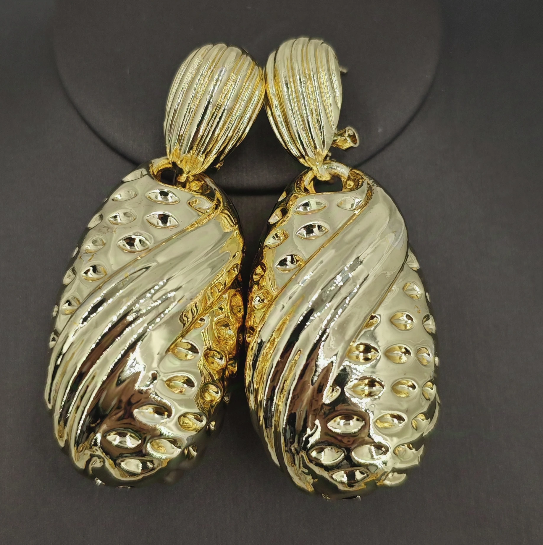 Yulaili Women Gold Plated Twisted Spiral Textured Drop Earrings Elegant Party Wedding Fashion Jewelry Accessories Gift EK096