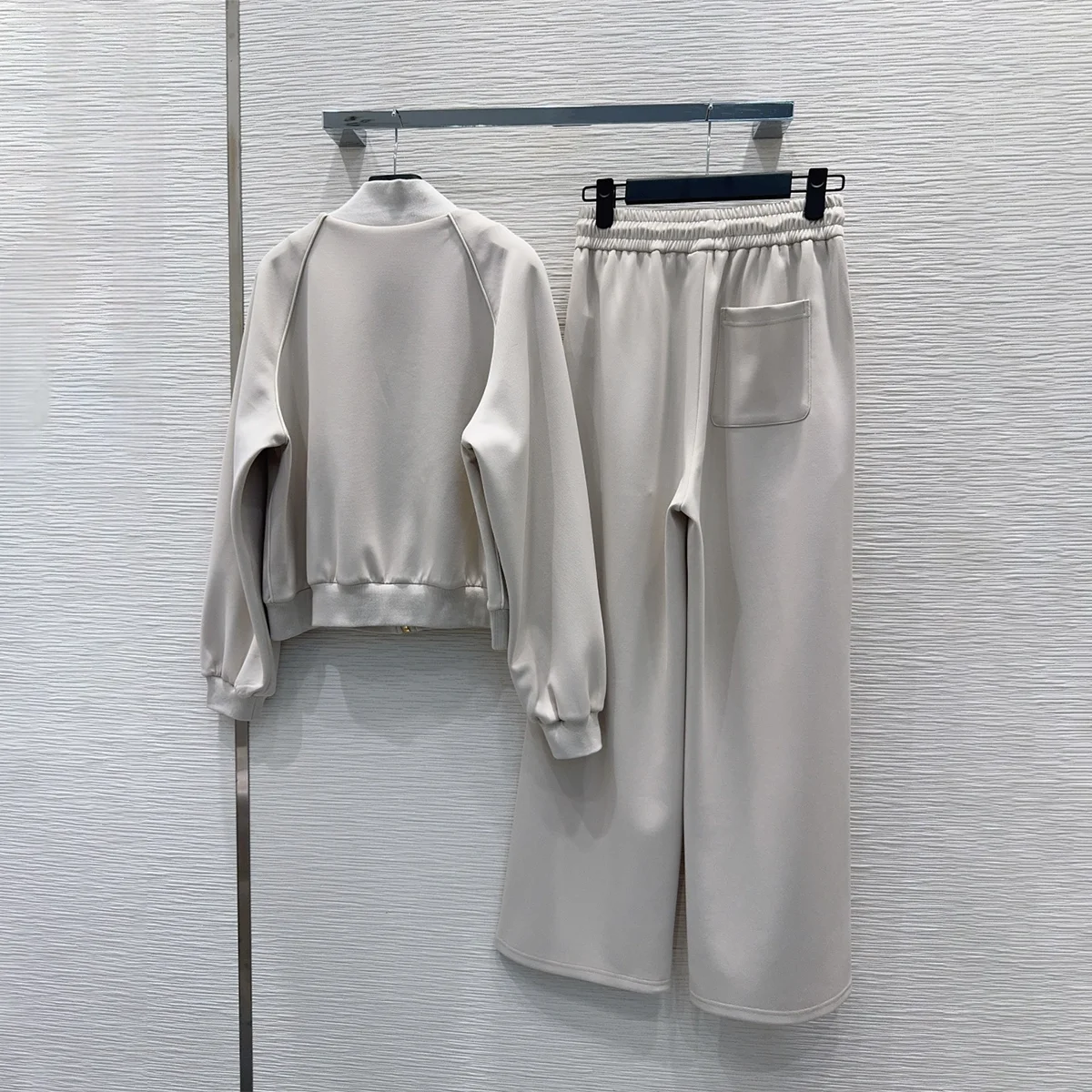2026 High quality women's stand up collar gold zipper short jacket wide leg pants two-piece set--26922164