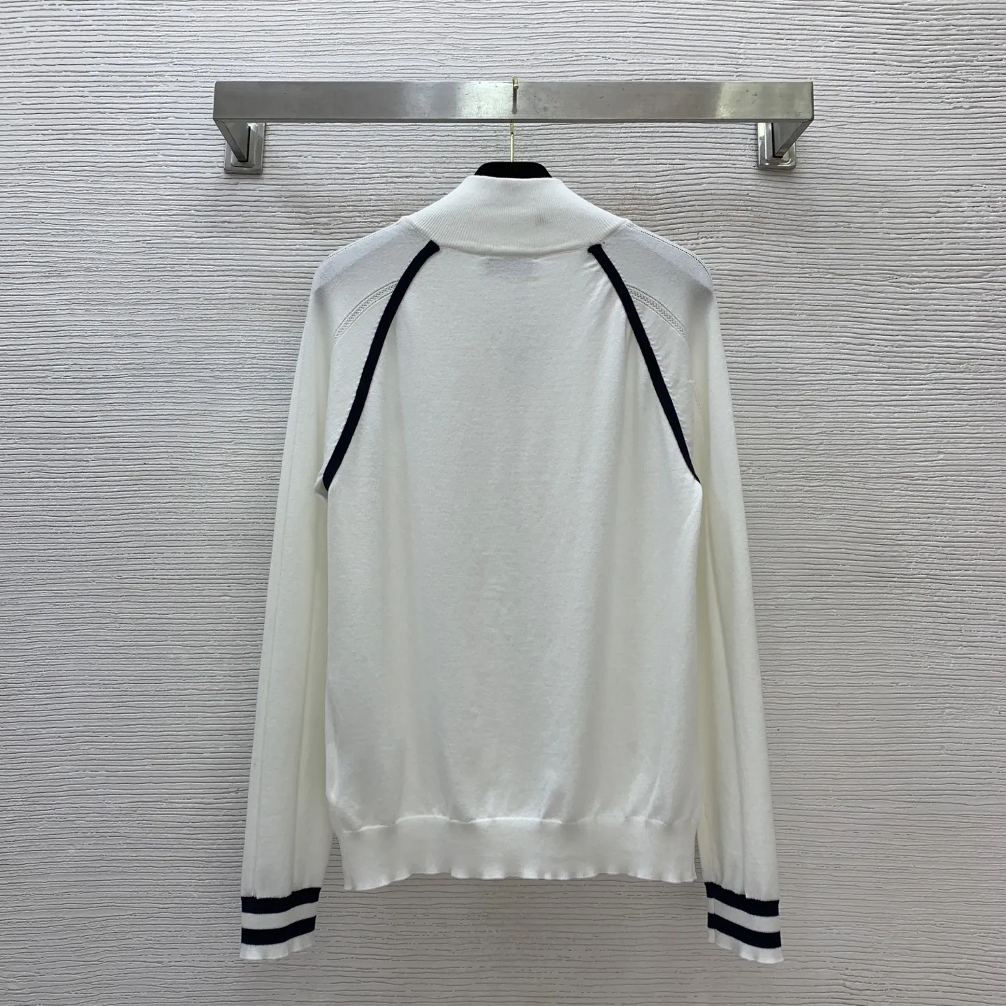 

2025 Autumn New Women's Knitted Cardigan Tops College Style Comfortable And Aimple