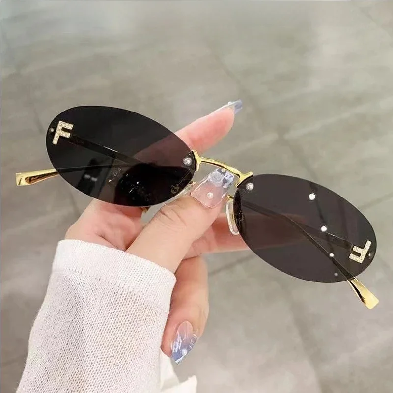 2026 Diamant Letter "F" Randloze Zonnebril Vrouwen Luxe Merk Metalen Frame Zwart Kleine Ovale Zonnebril Unsiex Elegante Shades - afbeelding 2