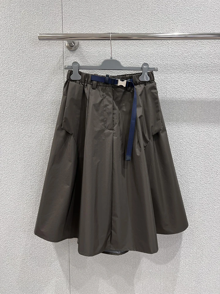 

Осенне-зимняя новинка: модная женская коричневая юбка А-силуэта с поясом и пуговицами, универсальная, красивая, мини.