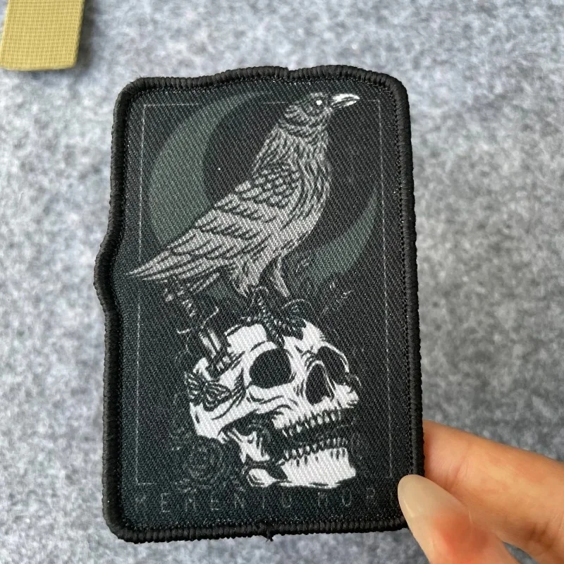 MEMENTO MORI Crow Patch crâne moral Badge militaire brassard imprimé crochet et boucle patchs vêtements tactiques sac à dos autocollants