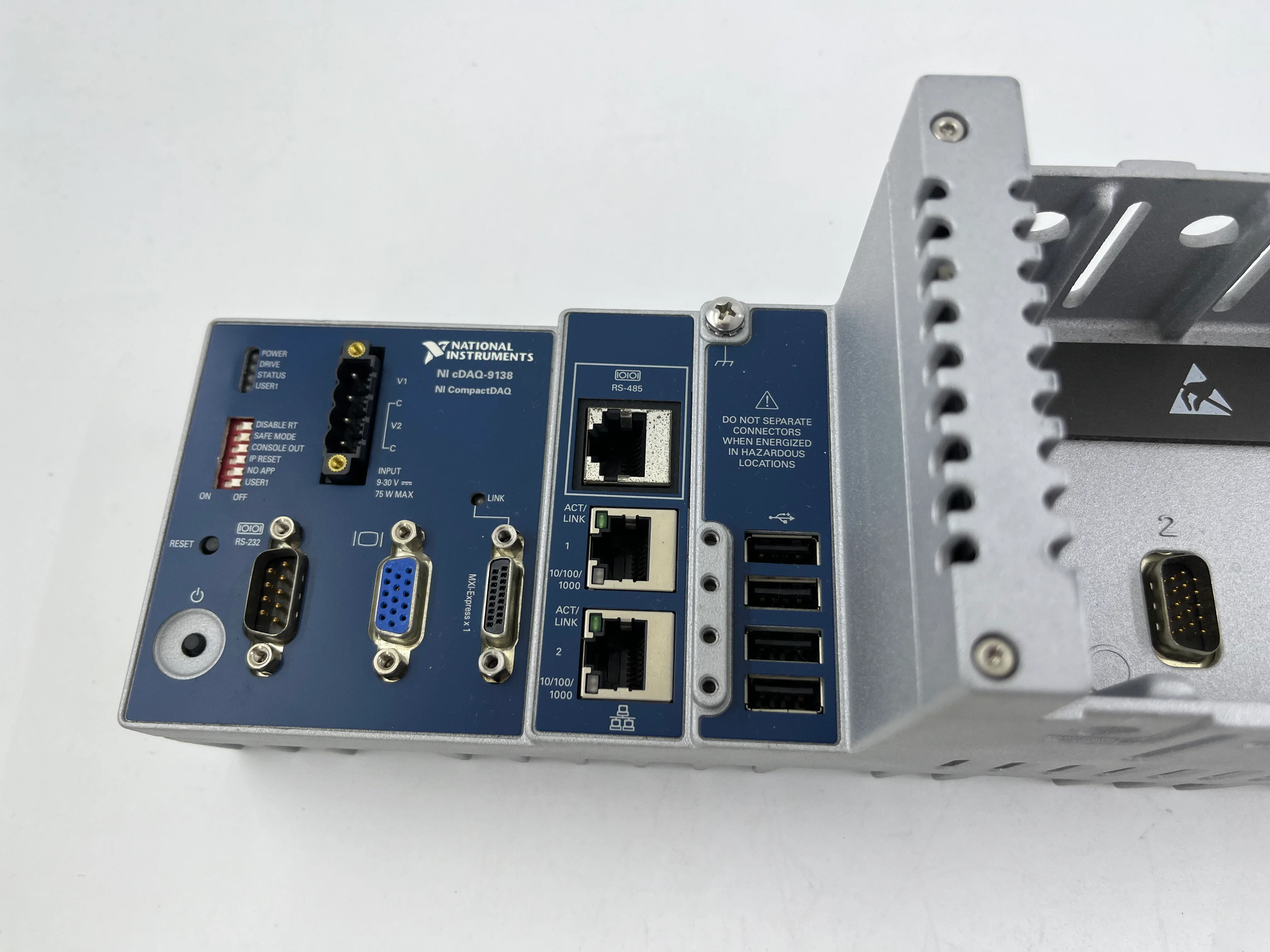 National Instruments NI CDAQ-9138 CompactDAQ control