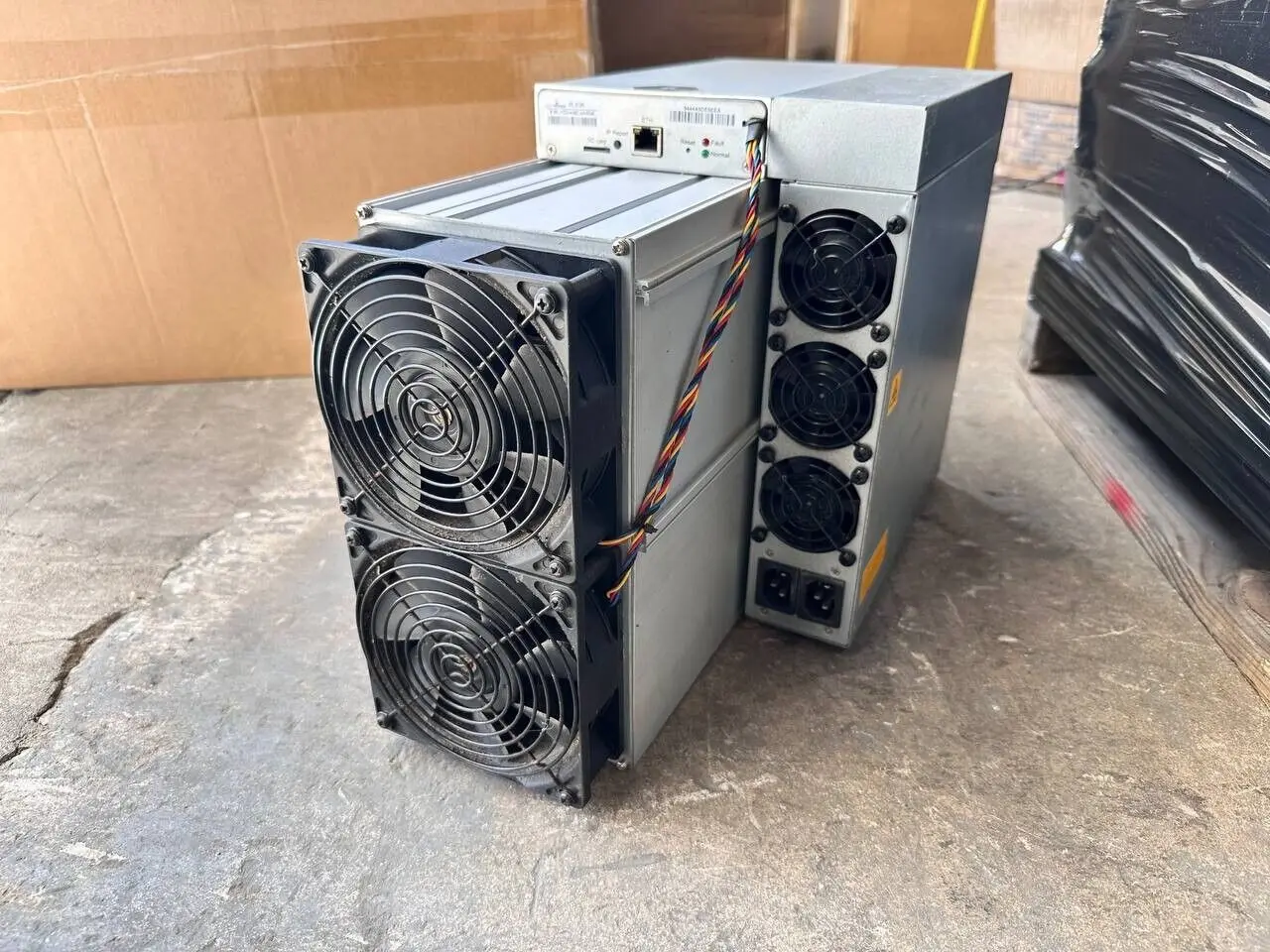 

Bitmain Antminer X5 Monero Miner 212kh/s 1350W