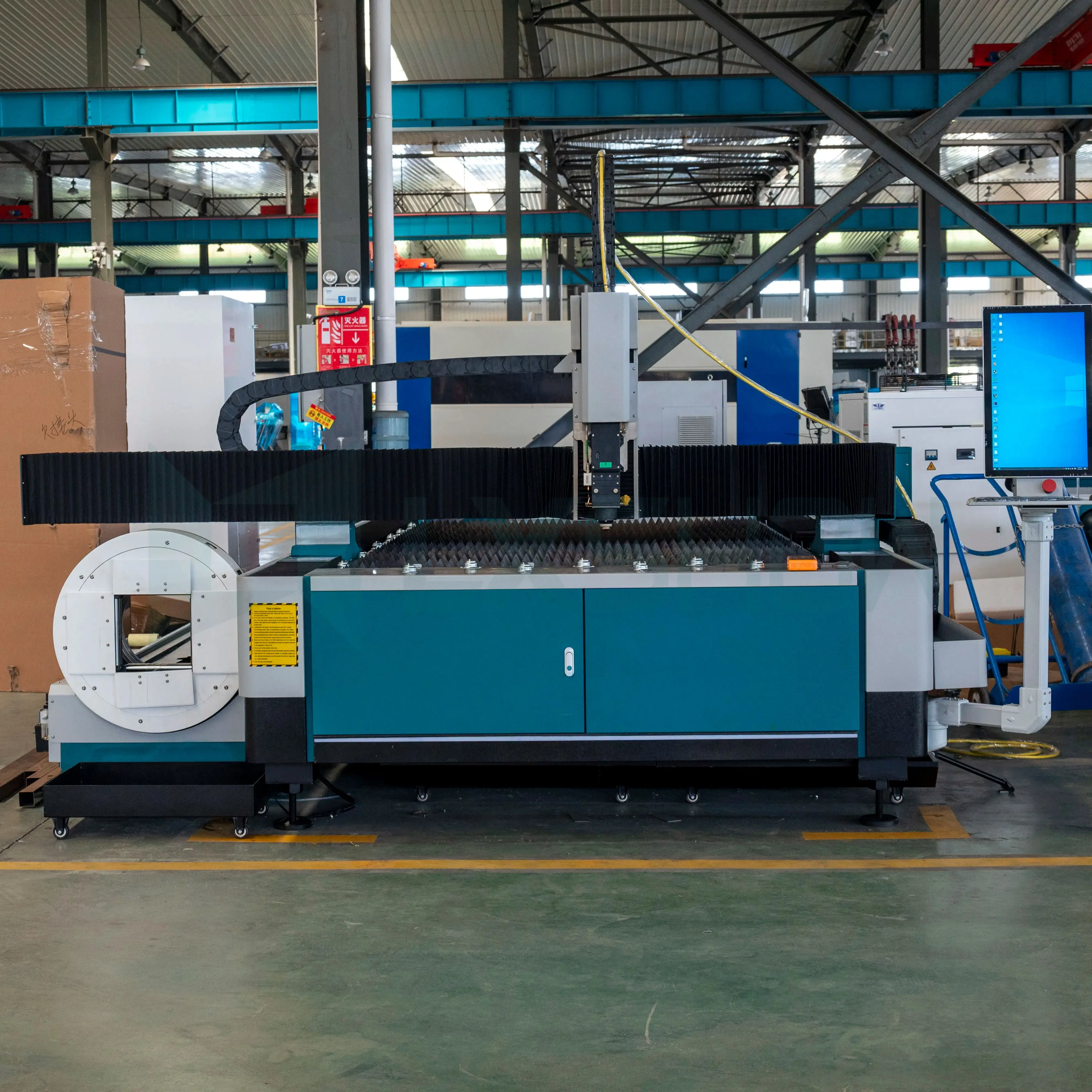 Small Size Cnc Ss Pipe & plate Fiber Laser Cutting Machine With 6m 6 Inch 3mm Steel Tube Laser Cutting 3KW 4KW 6KW