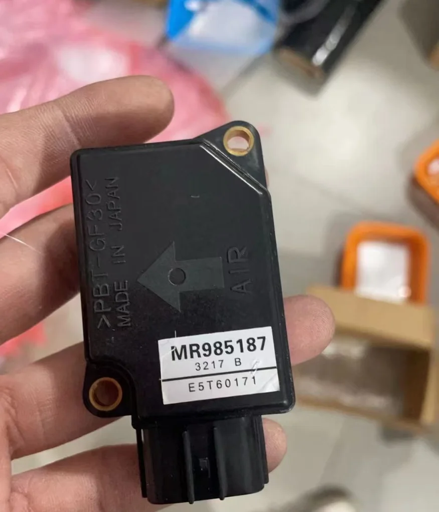 

Mass Air Flow Meter MAF Sensor MR985187 E5T60171 For 2003-12 Mitsubishi Outlander Galant