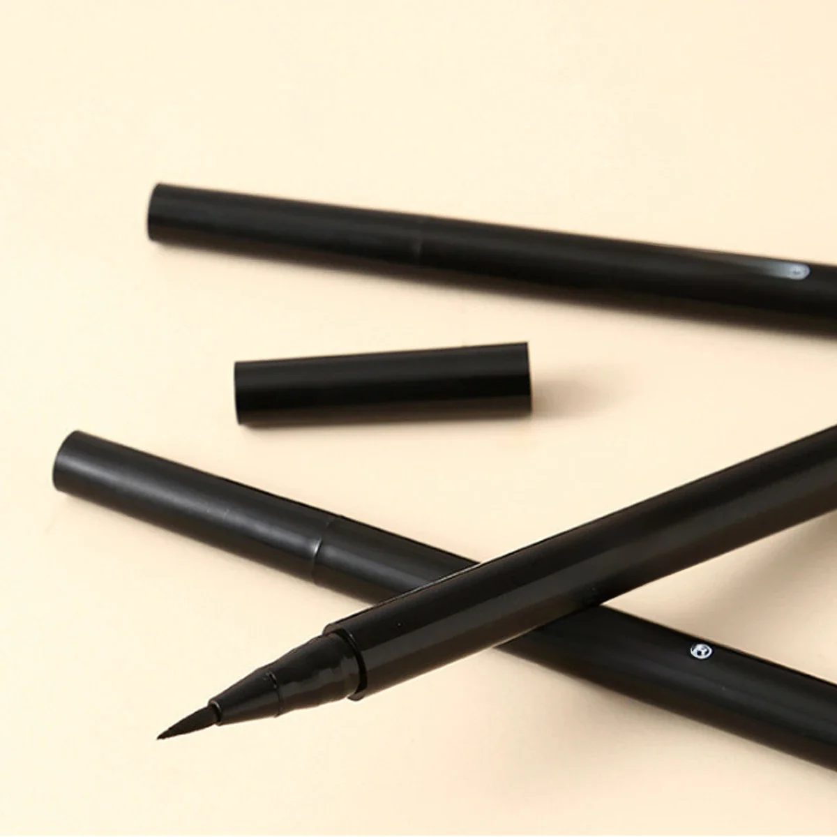 Eyeliner liquide noir de précision, imperméable, Ultra fin, Anti-vertige, cadeau pour les yeux, cosmétiques à la mode pour filles, 1/3/5 pièces