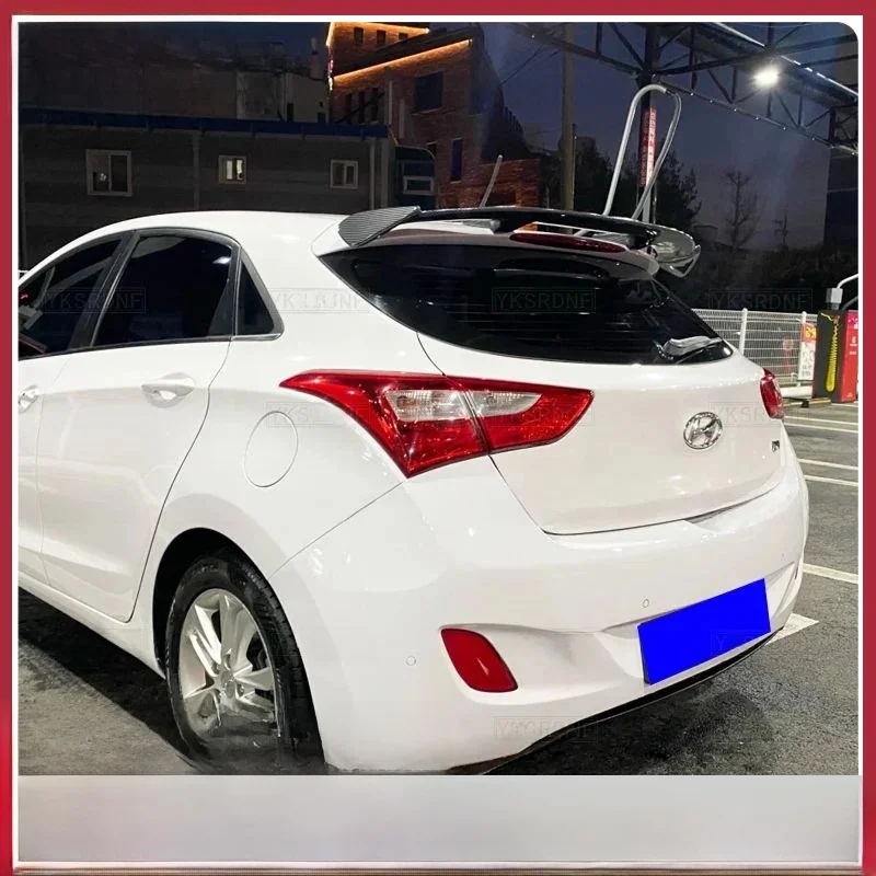 Do 2013-2016 Hyundai I30 Spoiler ABS Plastik Włókno węglowe Wygląd Hatchback SUV Dach Tylne skrzydło Zestaw karoserii Akcesoria — zdjęcie 2