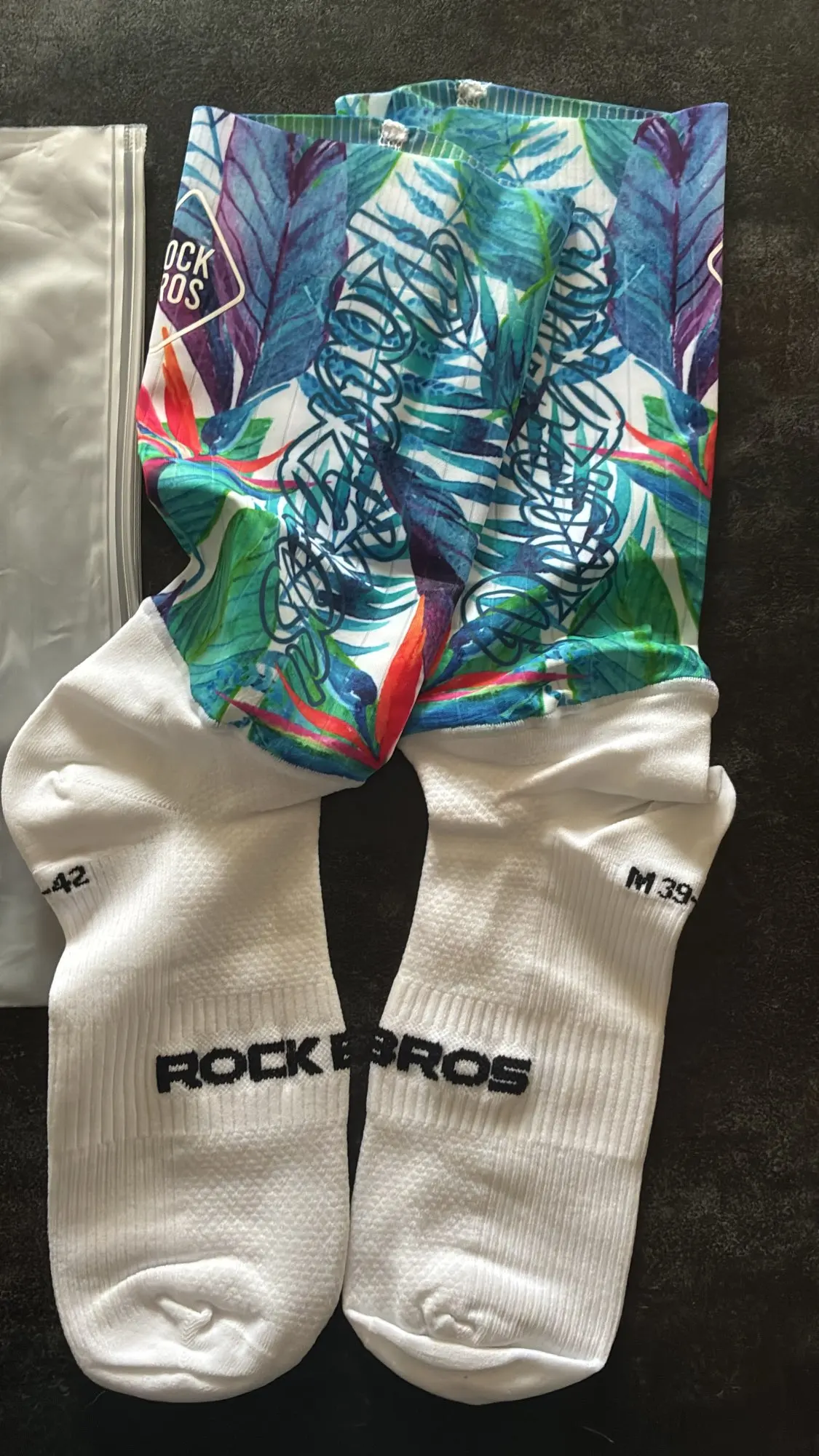 ROCKBROS Compression Sport Sock Professional Non-slip Bike Socks Bicycle Men Women Sports Socks Racing Cycling Socks photo review