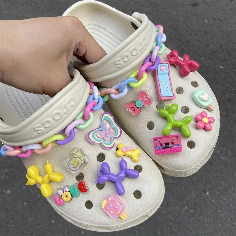 Ensemble de breloques de chaussures de dessin animé mignon, ballon mignon, boucle de chaîne de chien, décorations de chaussures pour enfants, accessoires de chaussures 3D créatifs à faire soi-même, 1