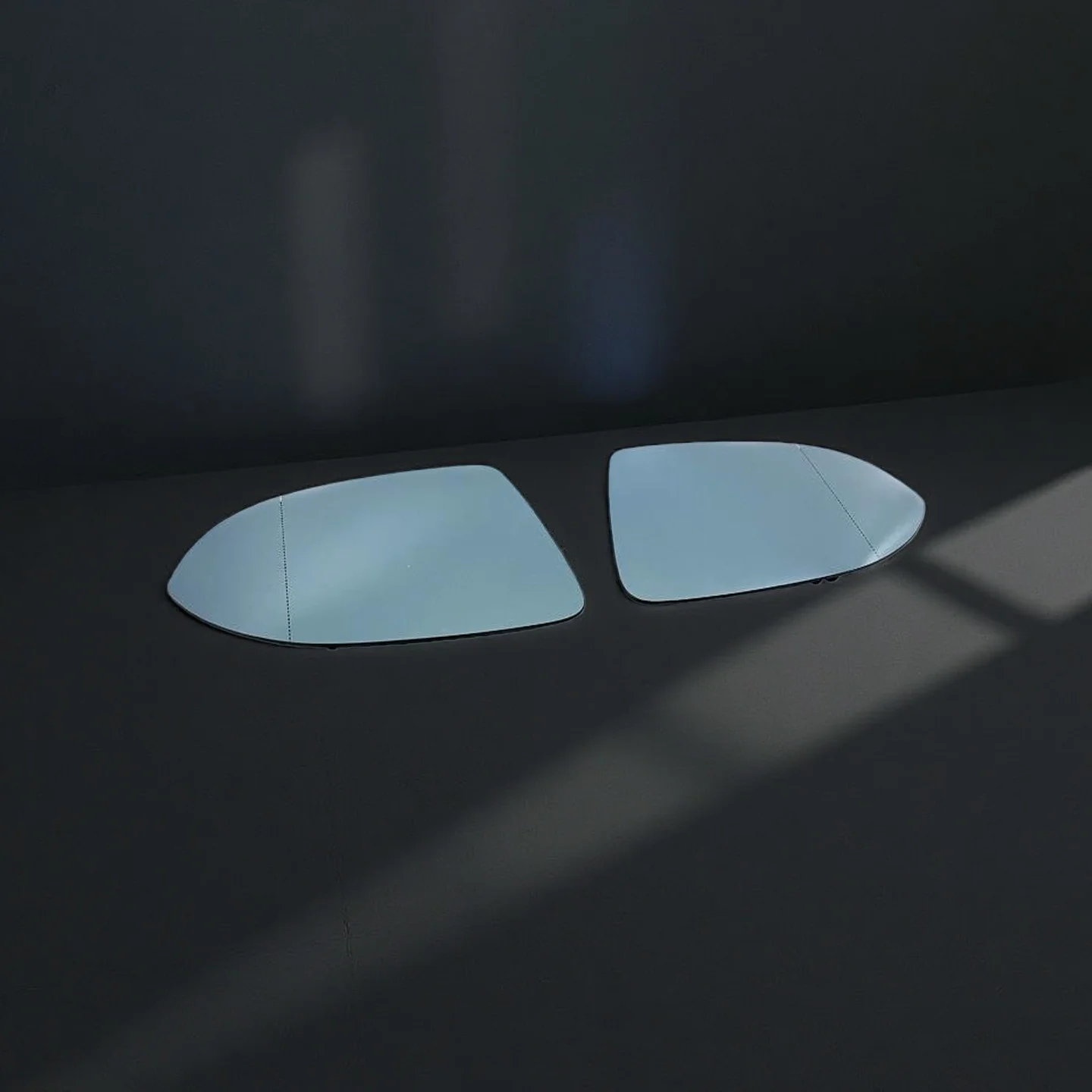 

Одна пара для левых и правых боковых тонированных синих амферических боковых зеркал с подогревом и защитой от слепых зон для VW Golf MK8