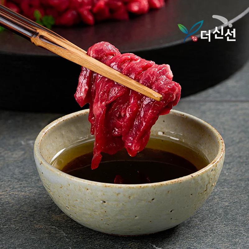 프리미엄 냉장 육회 250g + 간장/고추장 소스증정 택 1 / 당일 작업 소고기