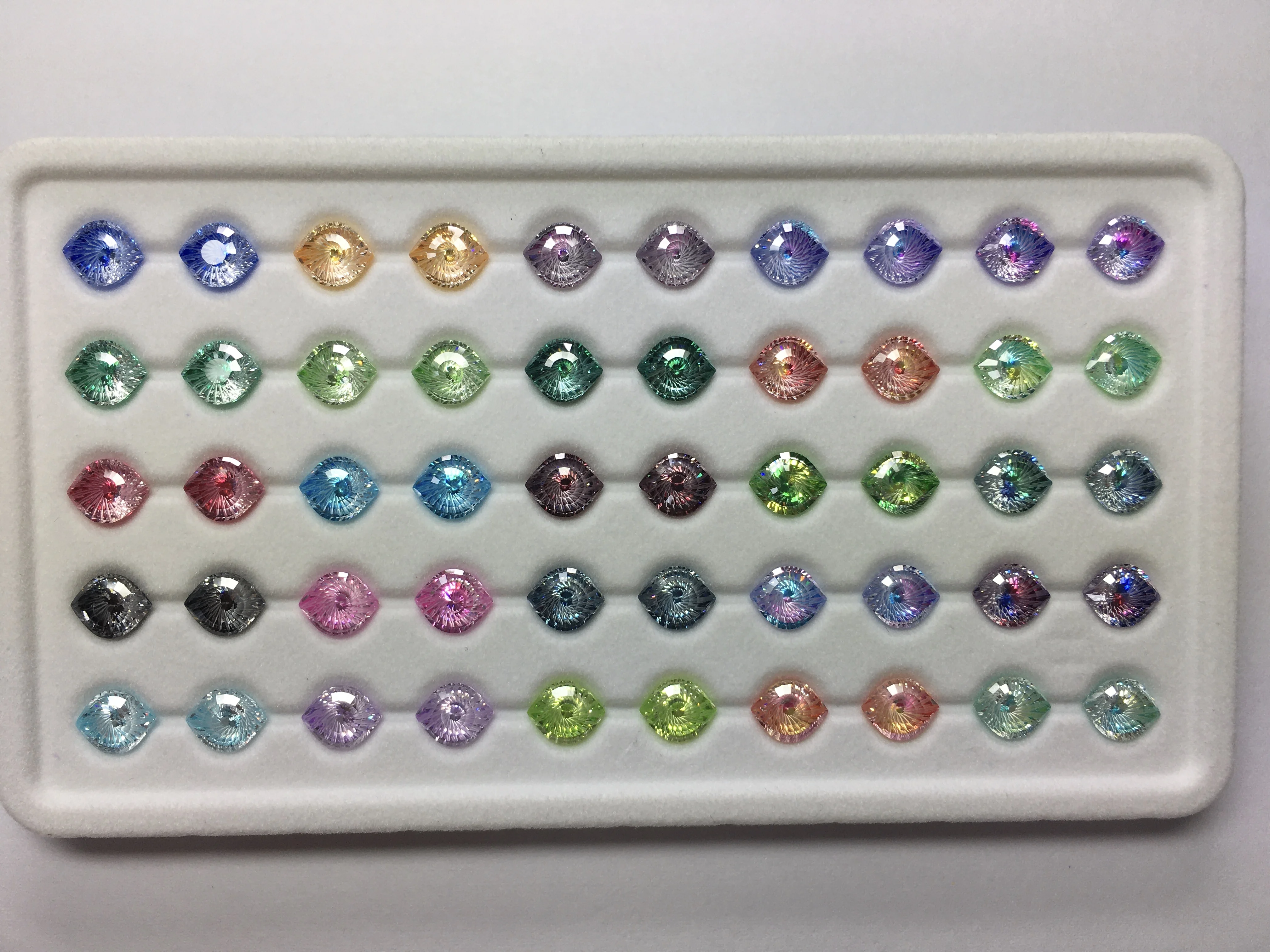 

Цирконий сглаза драгоценный камень для подвесок усовершенствованные материалы для изготовления ювелирных изделий своими руками