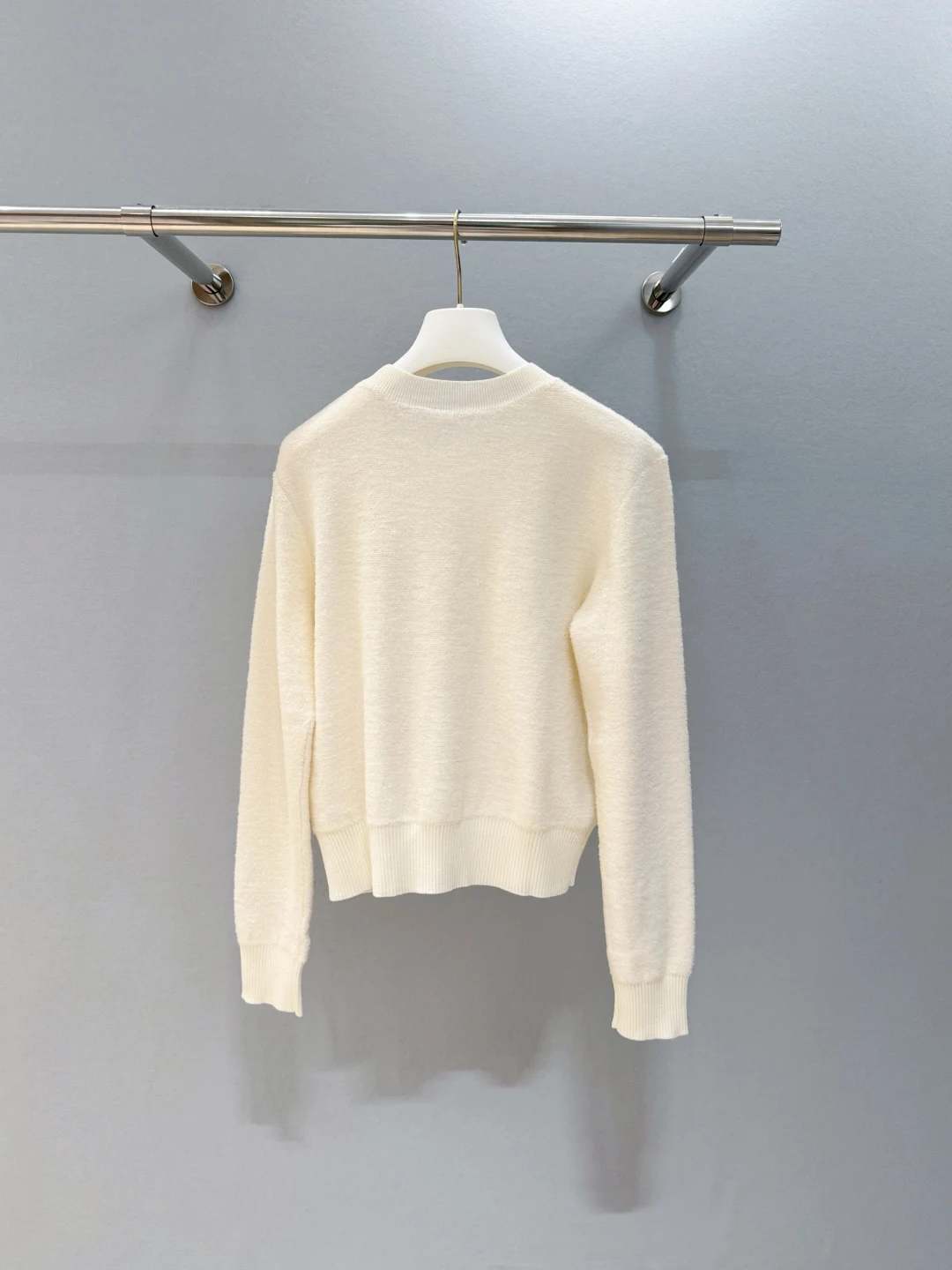 

2025 New Women's Milk White Knitted Sweater 536