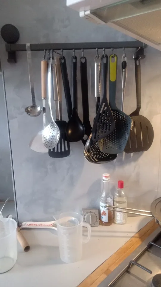 Wall Mounted Kitchen Hook Rack No-Punching Kitchen Utensils Rack Spoon Shovel Chopping Board Storage Rack photo review