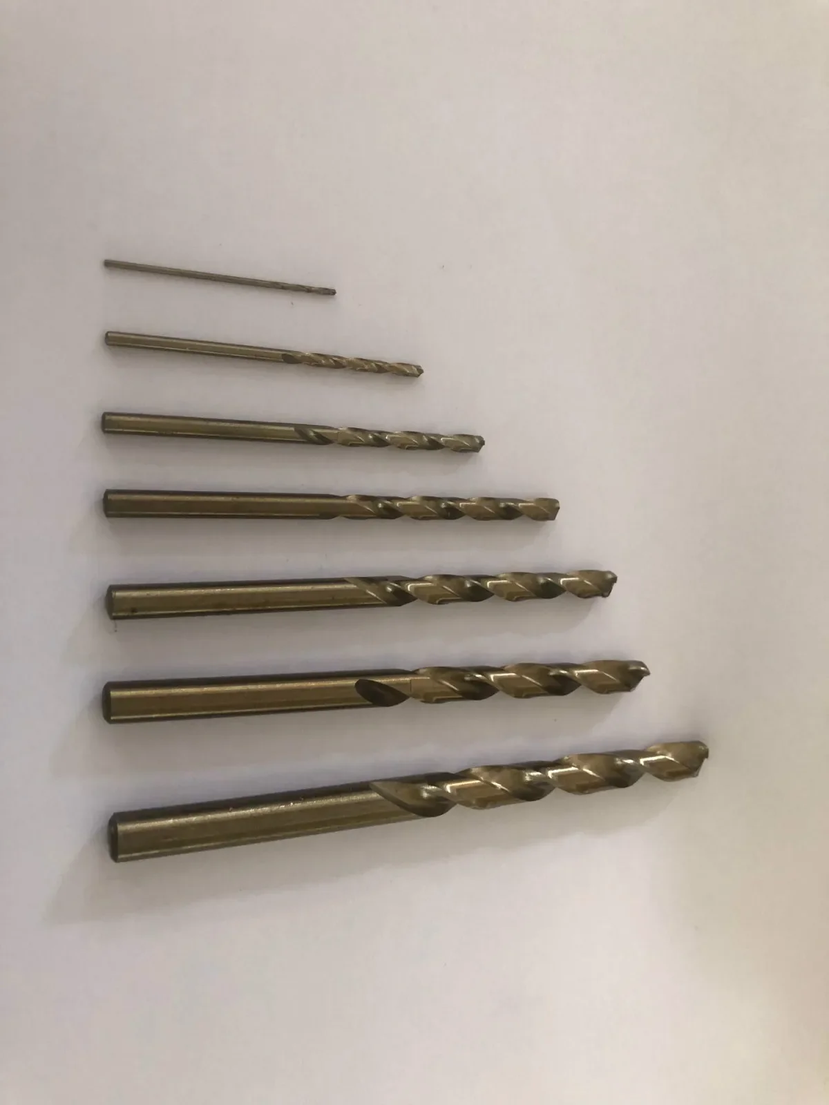 6 6,0 6,1 6,2 6,3 6,4 6,5 6,6 6,7 6,8 6,9 7,0 mm HSS-CO M35 Wiertła kręte z chwytem prostym ze stali kobaltowej do stali nierdzewnej — zdjęcie 2
