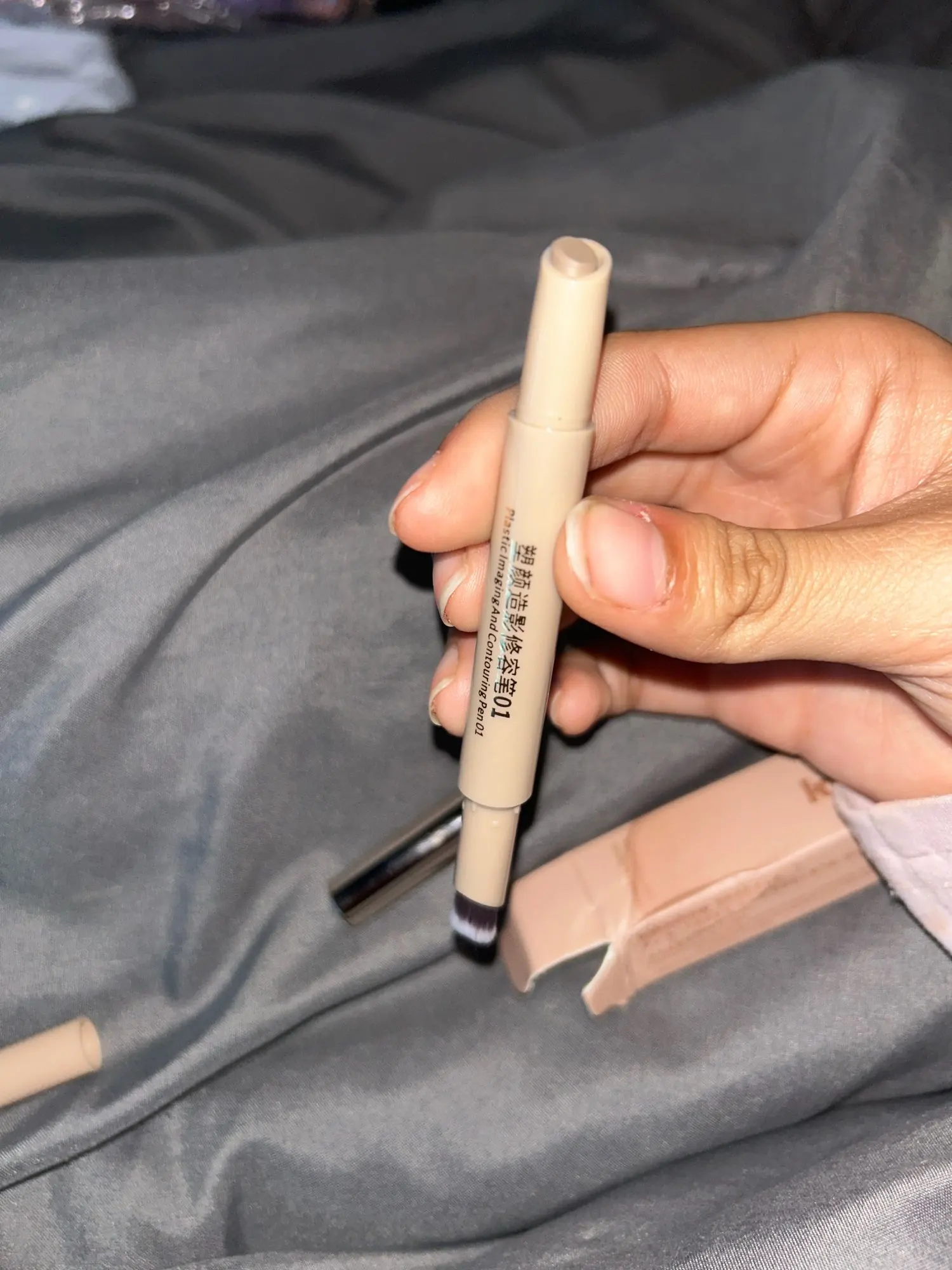 2in1 Contouring Pen With Brush Facial Contour Stick Makeup, Neutral Bronzer Makeup Sticks, 3D Contouring Stick For Face Body photo review