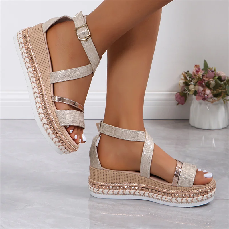 Shoes Woman Suit Clogs Wedge 2024 Sandals Flat Summer Female Beige Breathable Med All-Match Platform New Without Girls Fashion