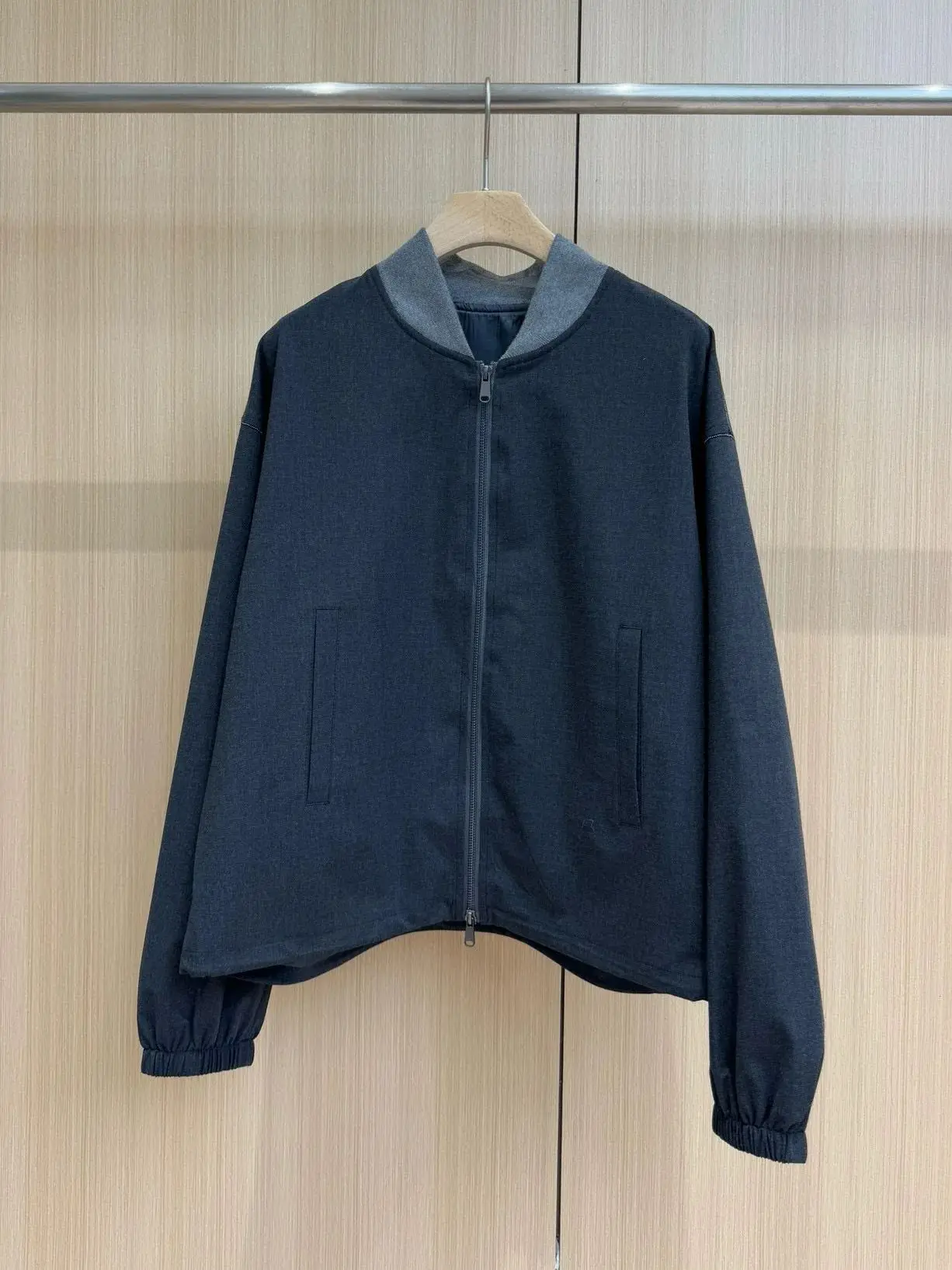 

Autumn luxurious women's solid color zipped windbreaker