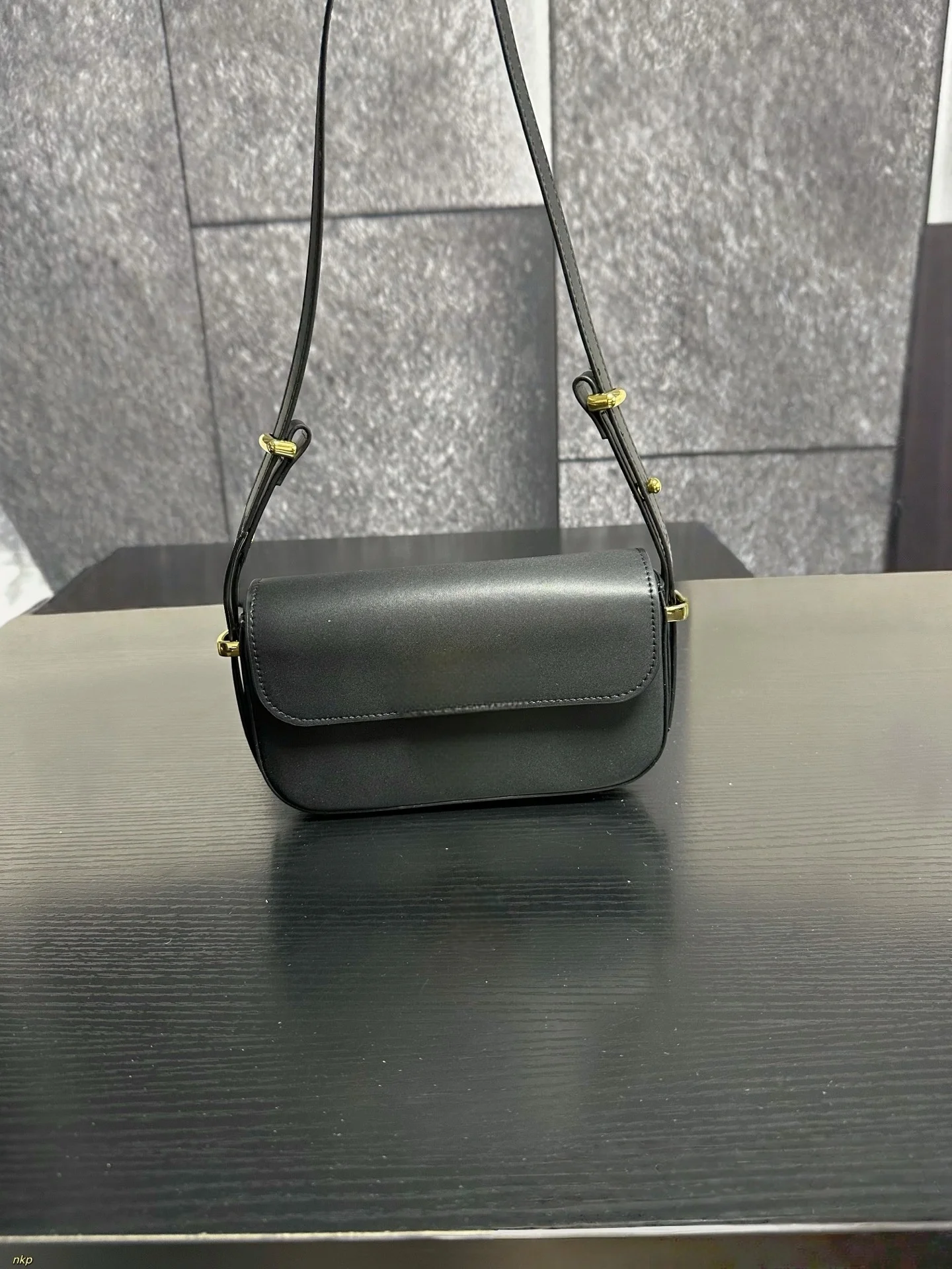 

Women's Casual Black Flap Crossbody Bag Adjustable Strap All-Match Daily Shoulder Purse Size:21*12cm