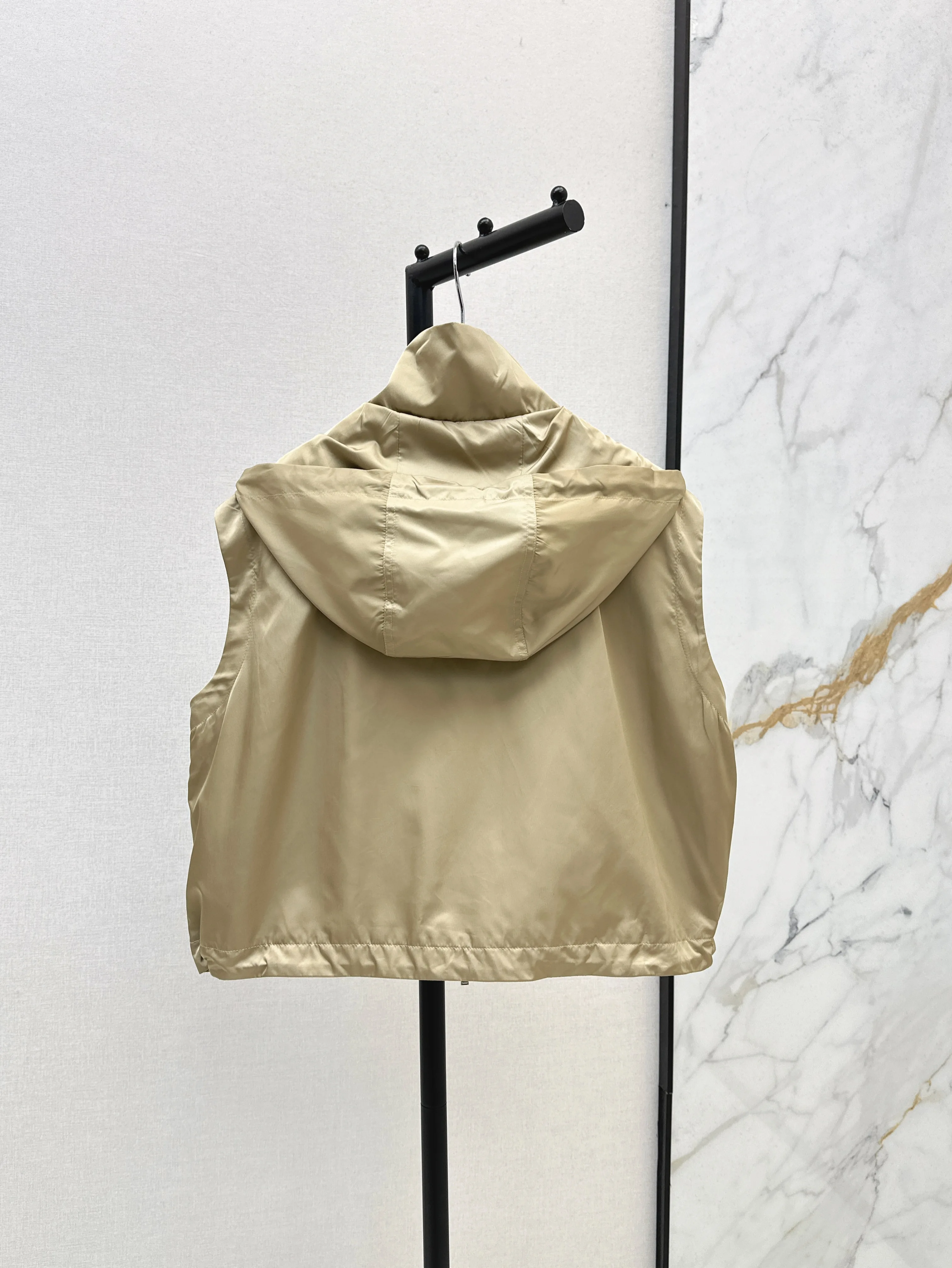 

High quality spring and summer women's age reducing sports girl style hooded vest SU211