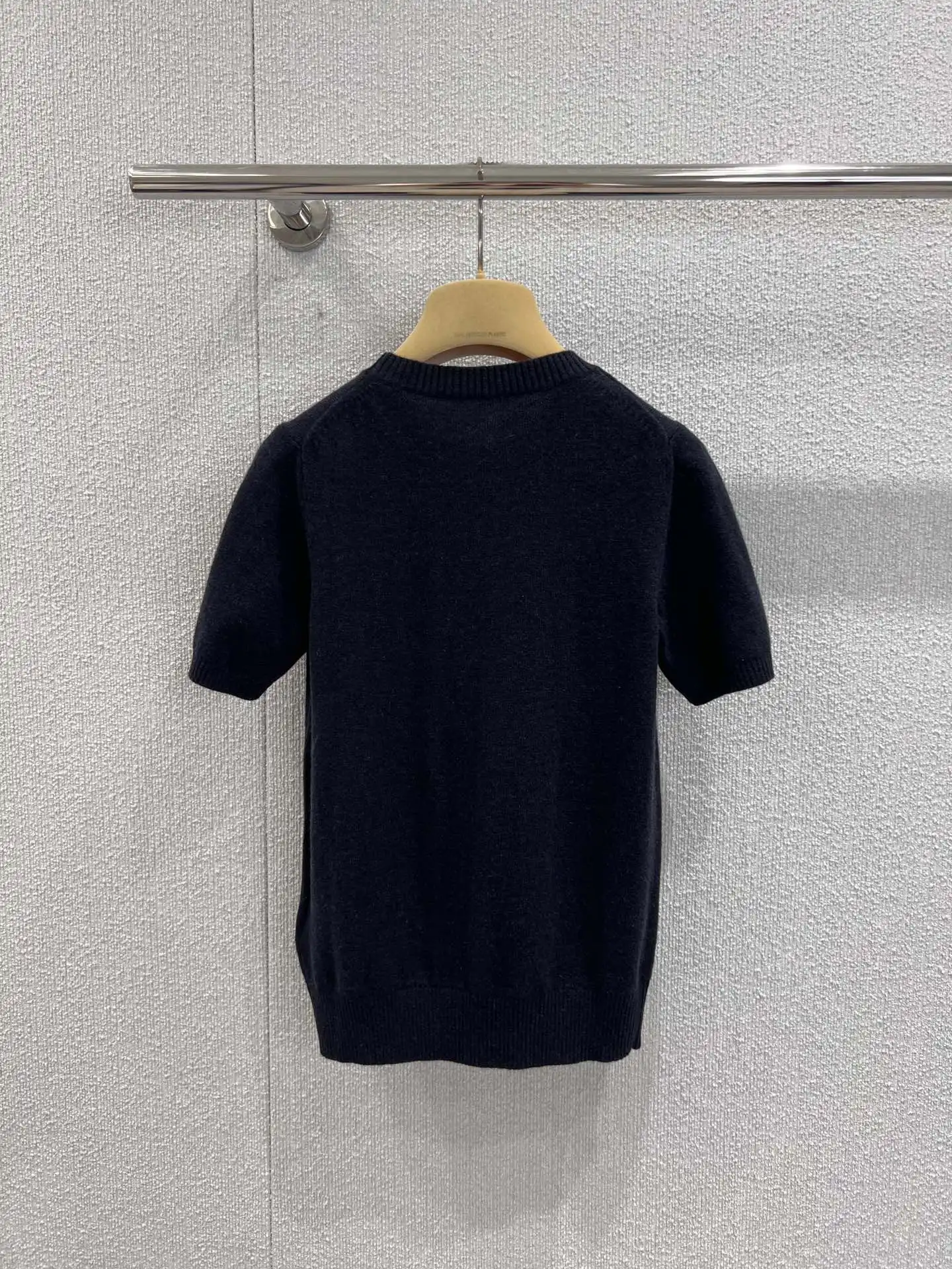 

2025 Autumn New Women's Knitted Short-sleeved Round Neck Top Simple Comfortable And Casual Style