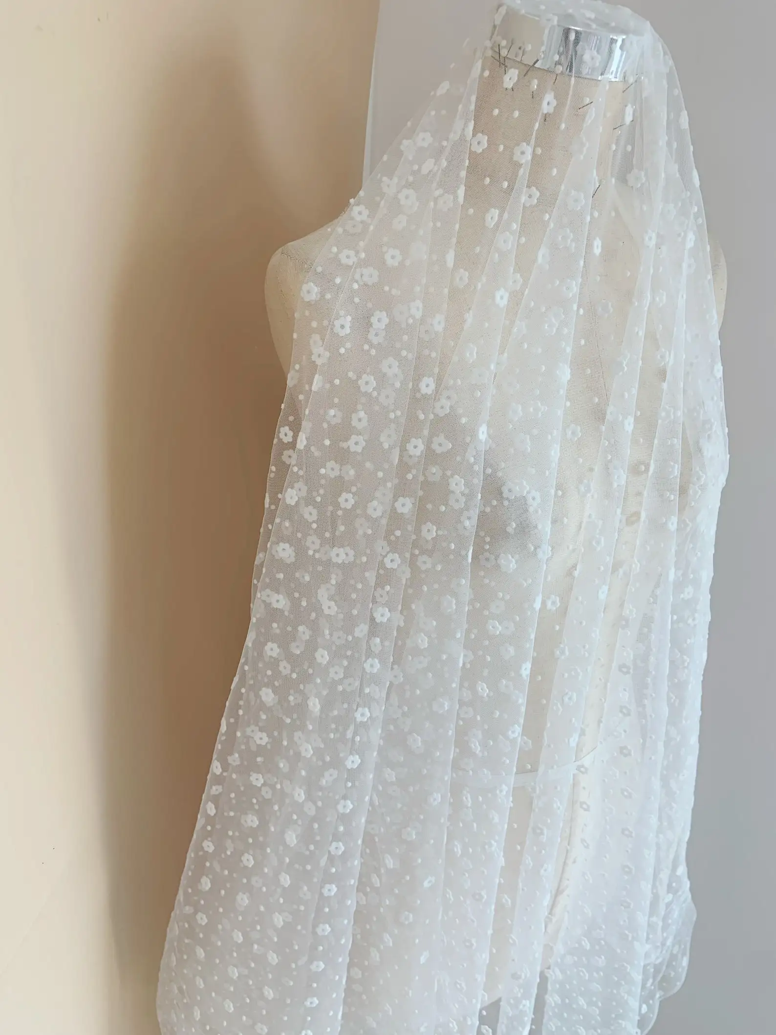 

10 yards Off White Tulle Lace Fabric With Tiny Velvet Flowers And Dots For Girl Dress Bridal Veil Cape DIY Supply 150 cm Width