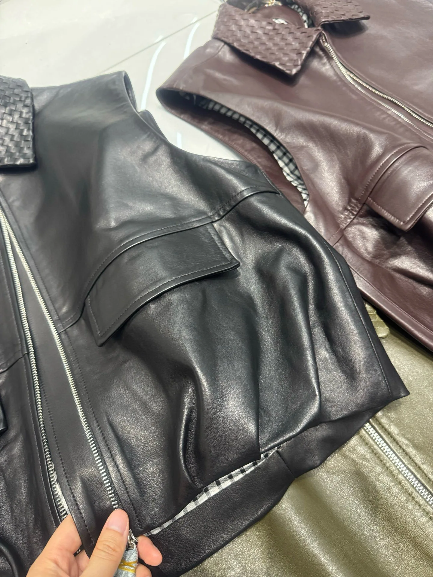 Autumn casual women's zipped genuine leather vest