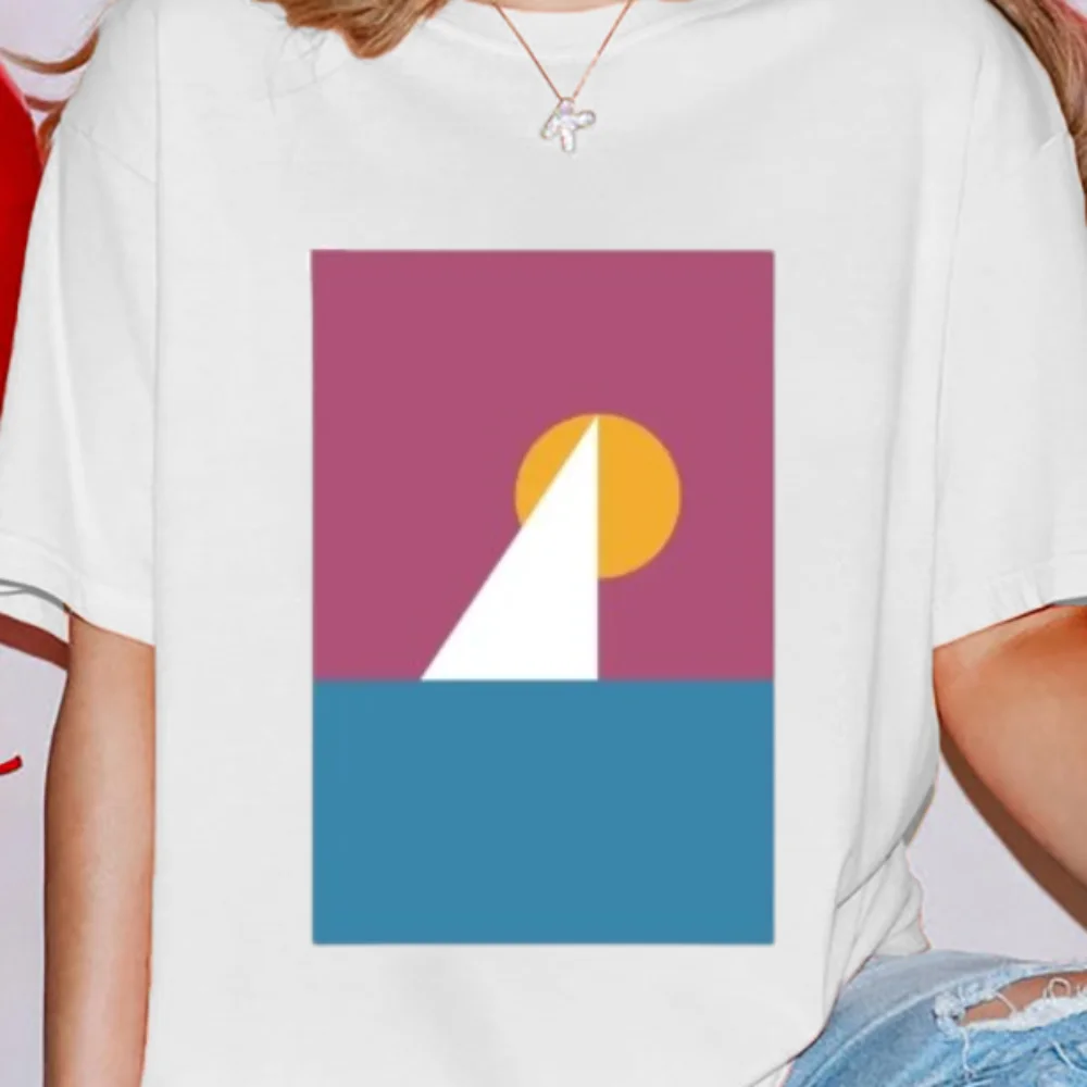 

Футболка с геометрическим рисунком на парусник и закате, абстрактный морской дизайн, повседневные свободные стильные минималистичные удобные тканевые топы с короткими рукавами
