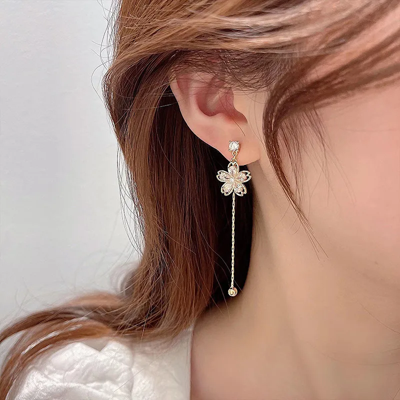 Vergoldete Kristallblatt-Quasten-Tropfenohrringe für Frauen, glänzende Zirkon-Blume, baumelnde Ohrringe, Hochzeit, Schmuck, Geschenk, Y2k – Detail 35