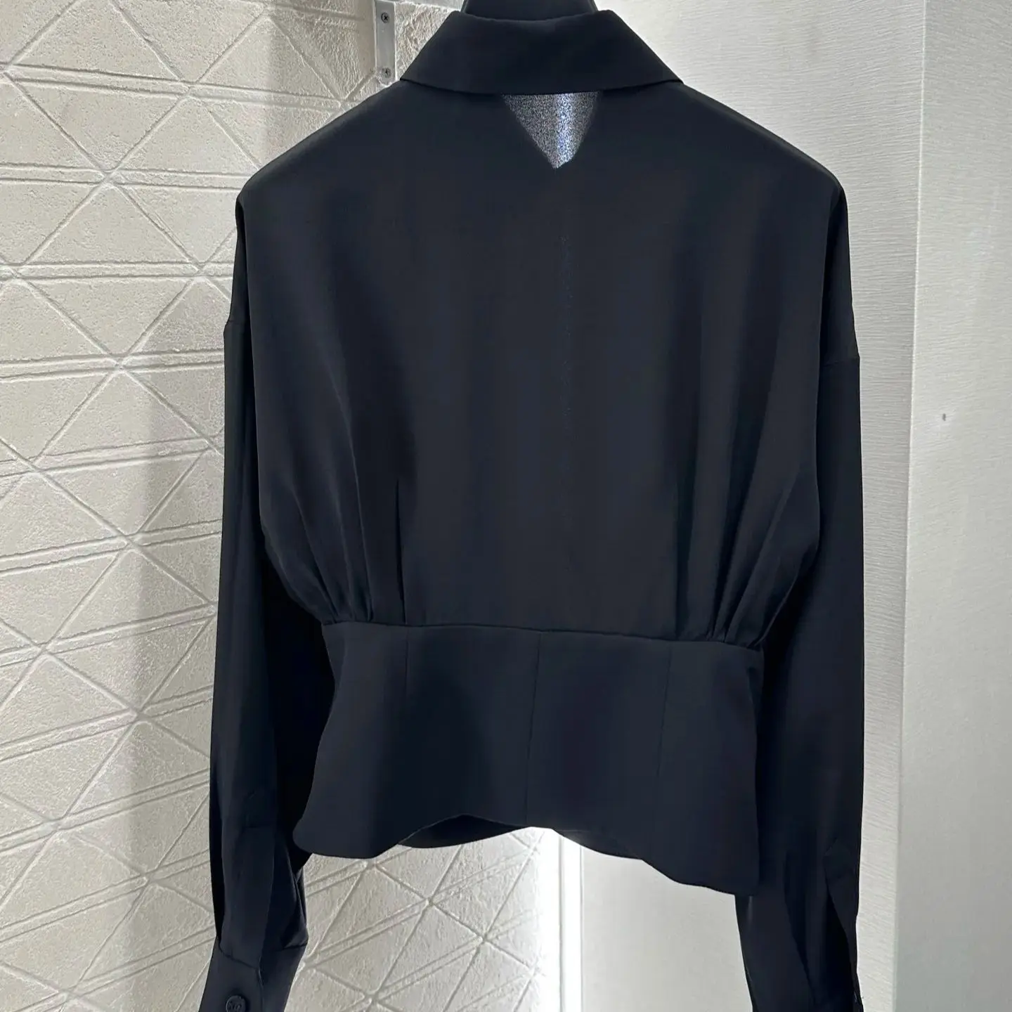

2025 Silhouette Neutral Versatile Shirt Twill Cotton Material V-Shaped Lapel Long Sleeve Shirt Silhouette Cuffs Tight Fit