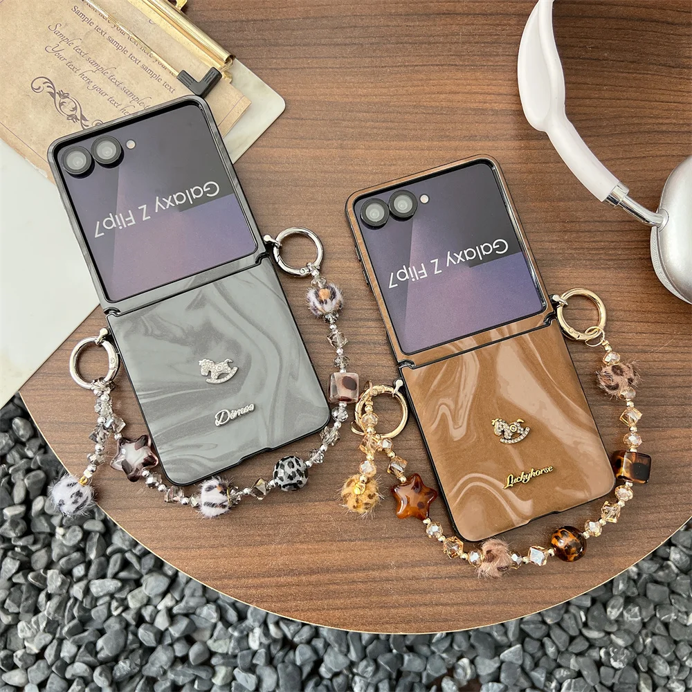 

Korean Diamond Pony Phone Case For Samsung Galaxy Z Flip 7 6 5 4 3 Flip6 Flip7 Flip5 Cover with Chain Cute Cases Shockproof Fund