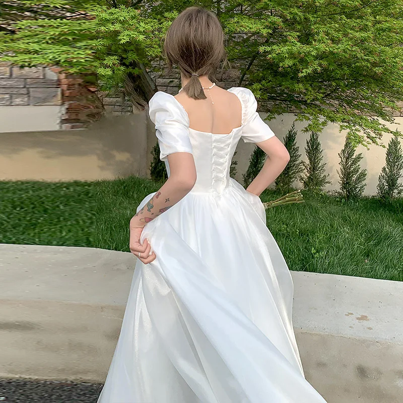 Z65 The bride\'s French travel shoot is forest-style and super fairy petite white evening dress