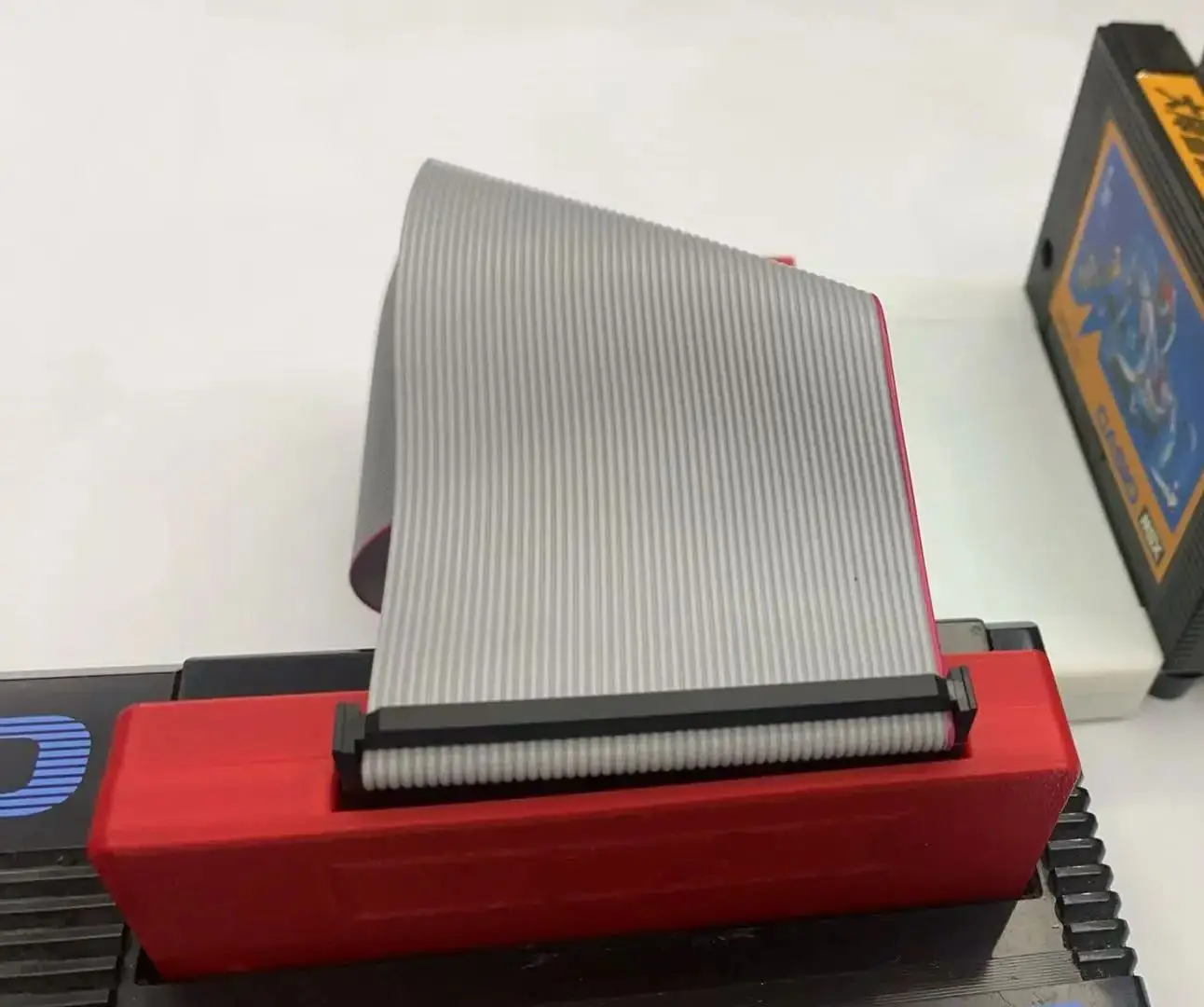 

The MSX extension card can extend the MSX card slot to connect game cards and can be used with multi-card expansion cards