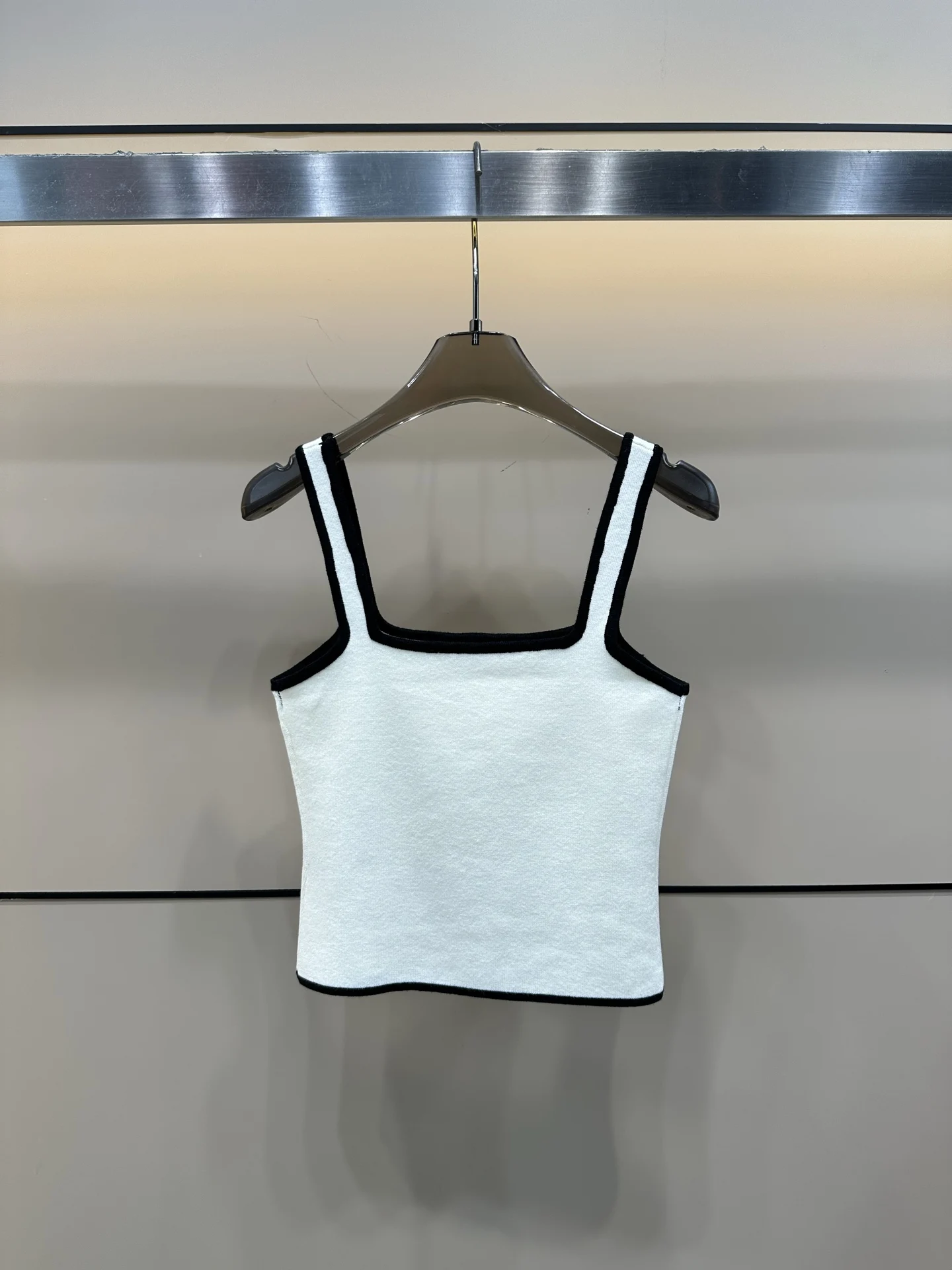 

2025 New Vest Sweater Embroidery Fashionable Versatile Slimming Figure-hugging Spring Summer
