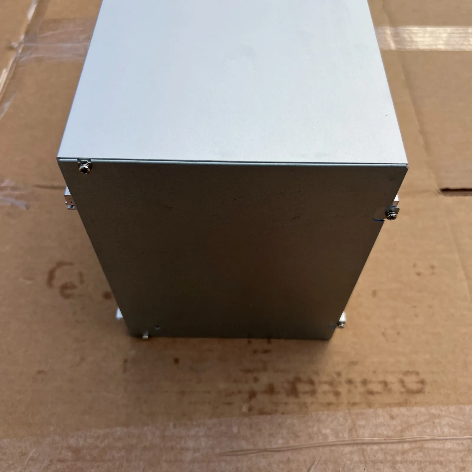 КУПИТЬ ЗАРАЗ Bitmain Antminer S21 Hydro 335 TH Bitcoin Miner Совершенно новый, 380 В, 3 фазы, новая и оригинальная упаковка КУПИТЬ ЗАРАЗ Bitmain Antminer S21 Hydro 335 TH Bitcoin Miner Совершенно новый, 380 В, 3 фазы, новая и оригинальная упаковка