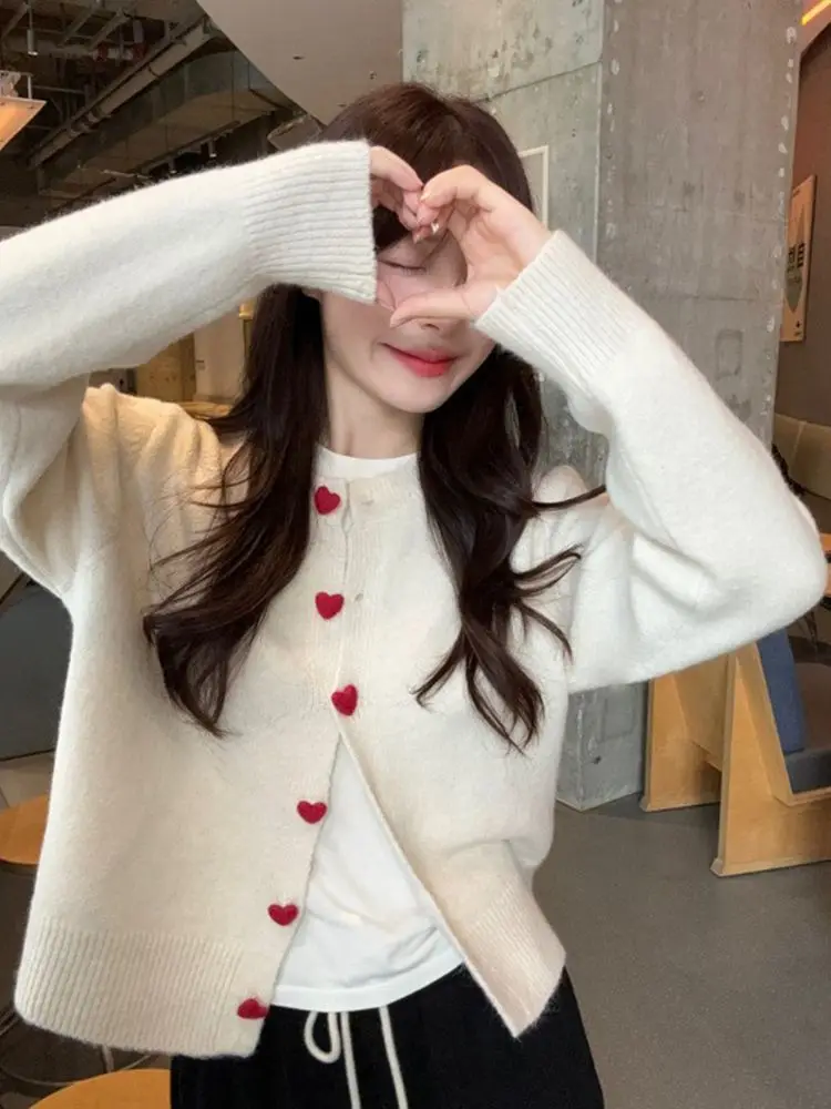 

Korean version heart-shaped button long-sleeved cardigan women's autumn and winter new coat, laid-back round-neck knitted top