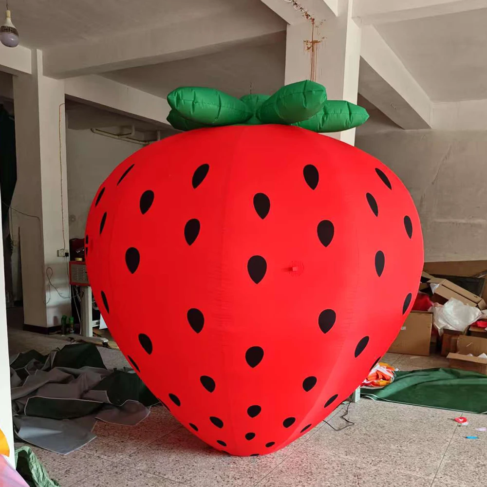 Événement gonflable personnalisé de modèle de fraise d'oxford de 2.5M/8ft de longueur/ballons de fruits géants pour la fête de décoration de cour
