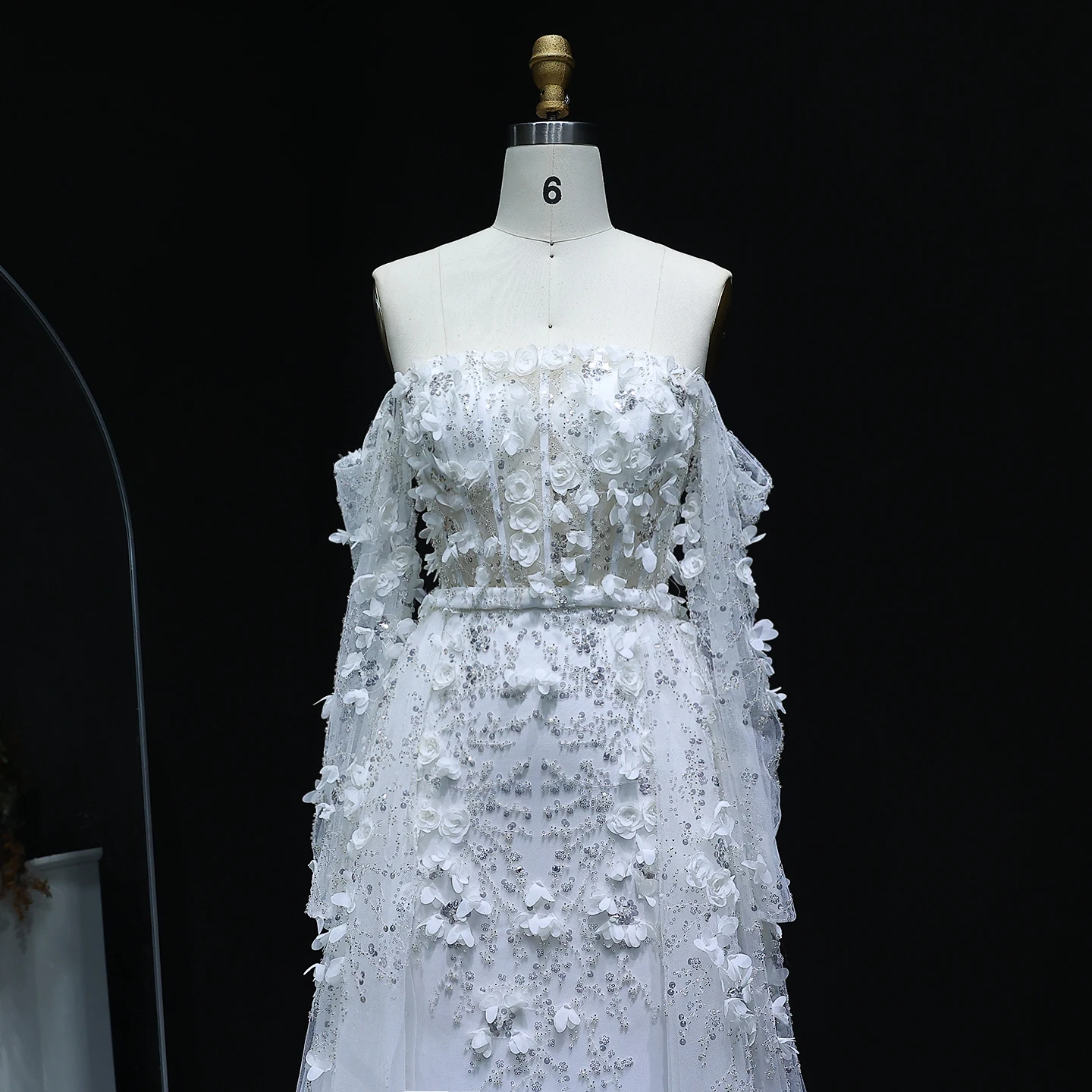 Sharon Said 3D-Blumen-Flieder-Luxus-Abendkleid aus Dubai mit Überrock in Flieder für arabische Frauen, Hochzeitsfeierkleid SS352, maßgeschneidert – Detail 21