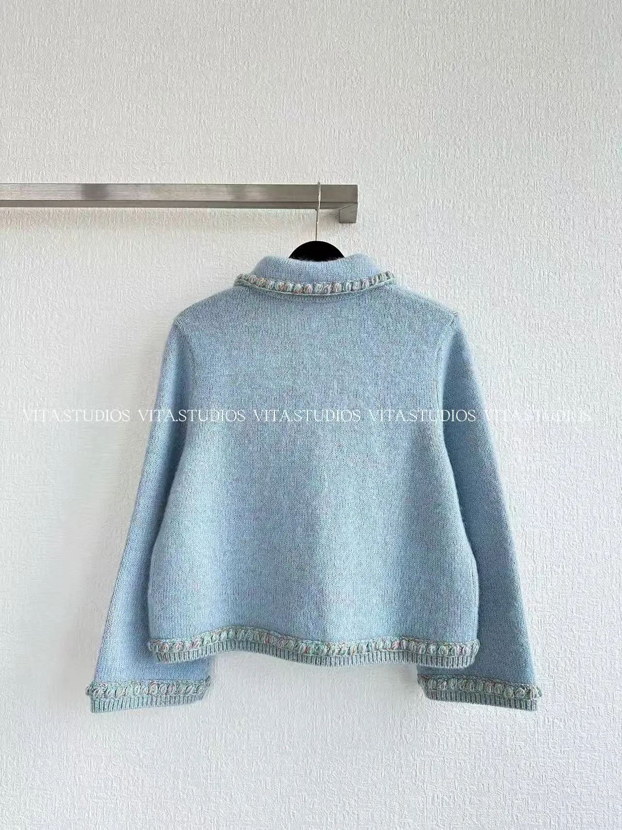 

Высокое качество, осенне-весенний женский повседневный модный короткий стильный кардиган из мохера и шерсти с лацканами JQ035