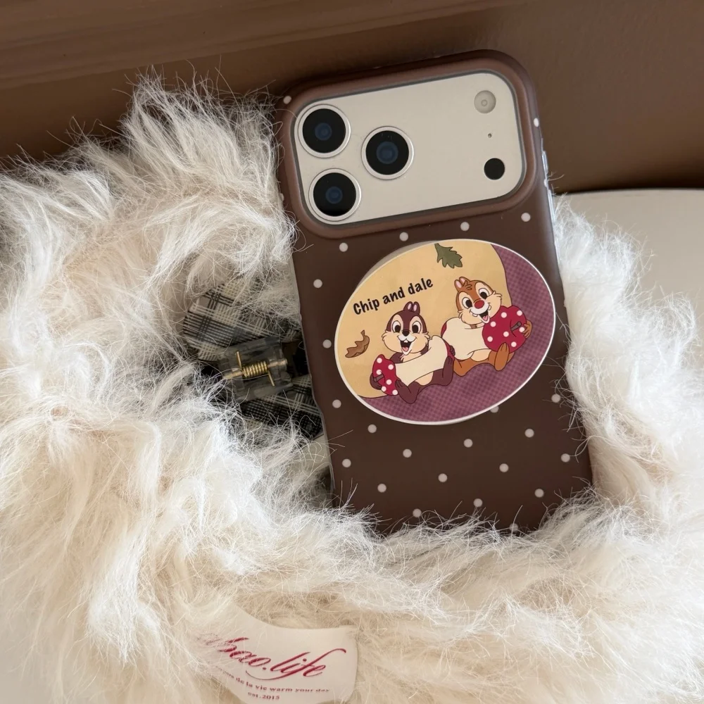 

Simple and stylish polka dot squirrel with magnetic holder mobile case, suitable for iPhone 14/15/16/17 Pro Max, protective case