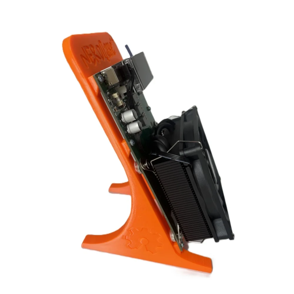 جهاز تعدين بيتكوين صامت 4.8TH/s Bitaxe Nerdqaxe ++ 80 وات منخفض الطاقة BTC Solo Miner 4 × BM1370 ASIC Chips آلة تعدين تشفير مفتوحة المصدر