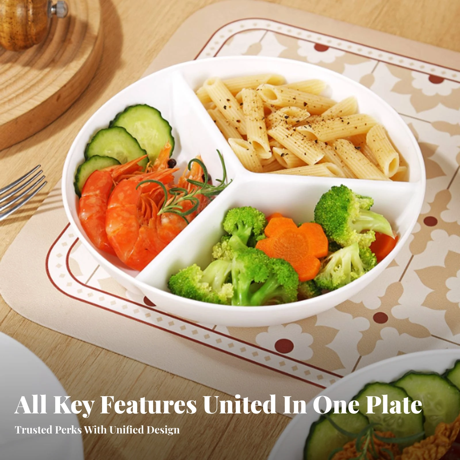 Porcelain Finish 3-Compartment Plate round Divided Plate with Glossy Surface for Easy Food Separation