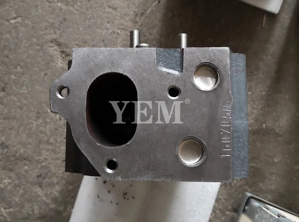 For Komatsu 6D125-8 Excavator Engine Parts 6D125-8 Cylinder Head