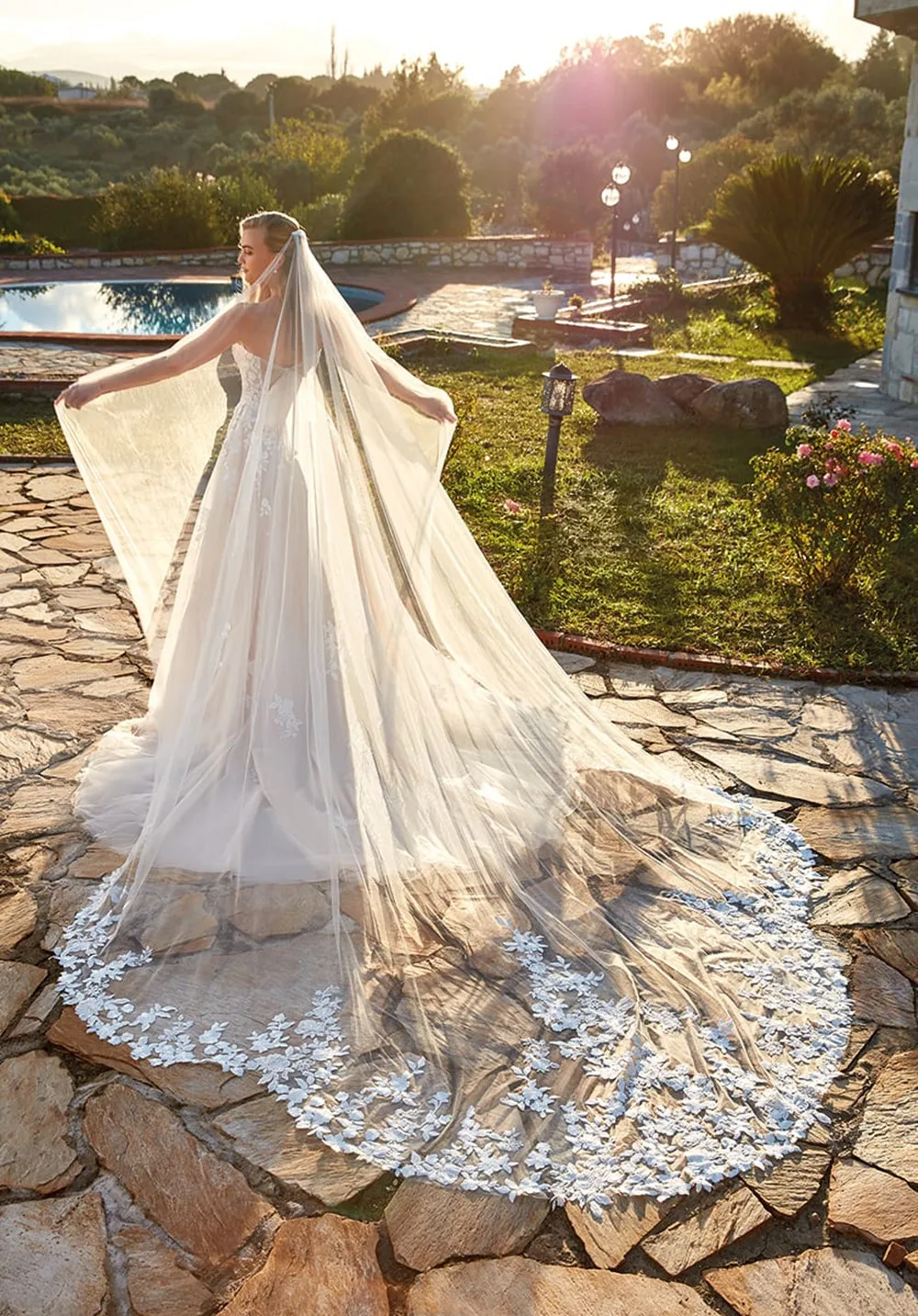 Robe de mariée trapèze brodée de fleurs pour mariée, robe sans bretelles, grande taille, stéréo, chérie, 2023