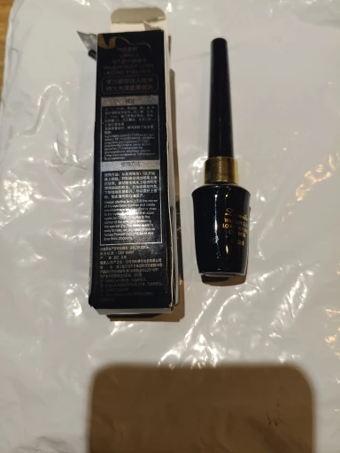 Eye Liner Liquid Pen Tip Quick-Drying Waterproof Non-Blurring Long-lasting Color Eyeliner Pen Ultra-Thin photo review