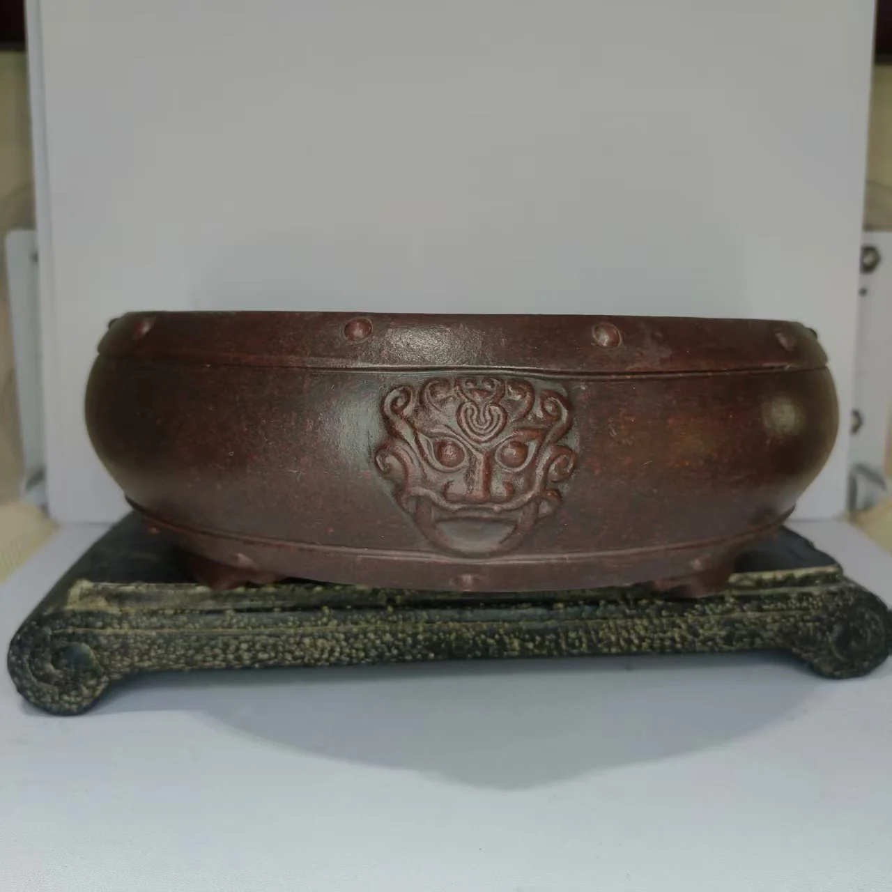 

Yixing Unglazed Old red bonsai pot Carving lion heads with nail desgin