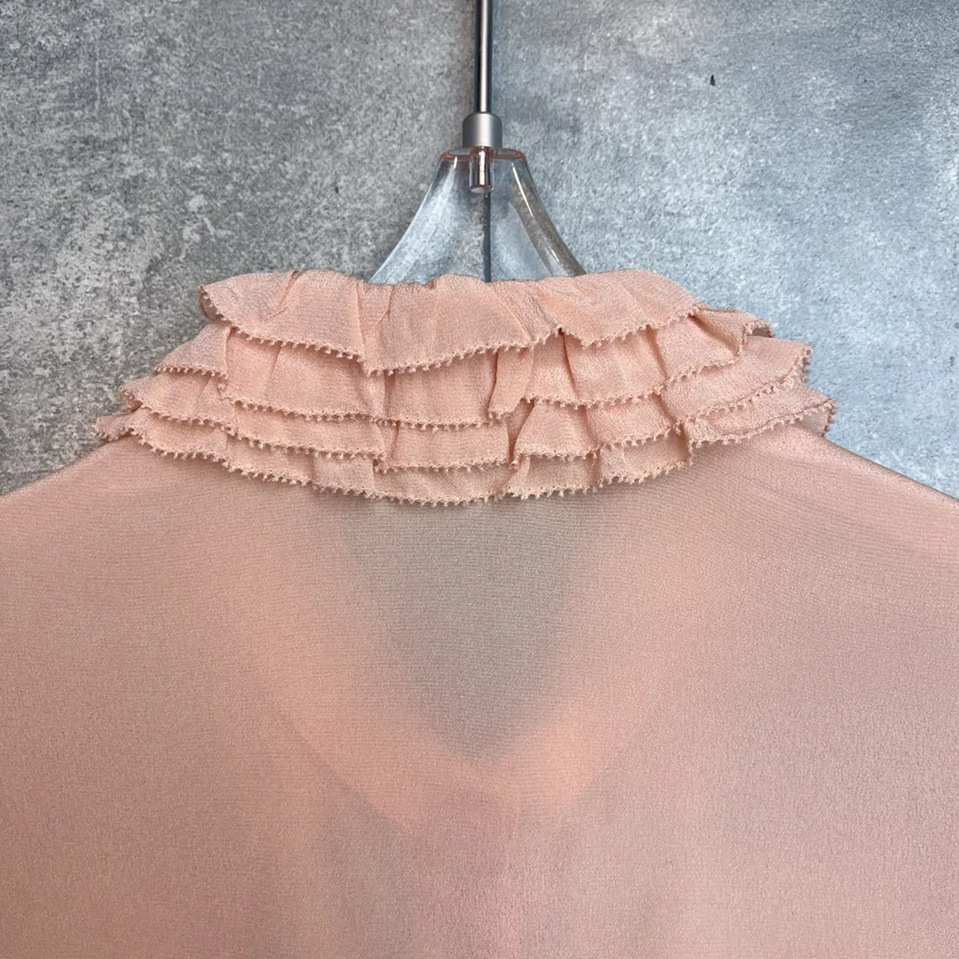 Elegant vrouwelijk overhemd met lange mouwen van 100% zijde