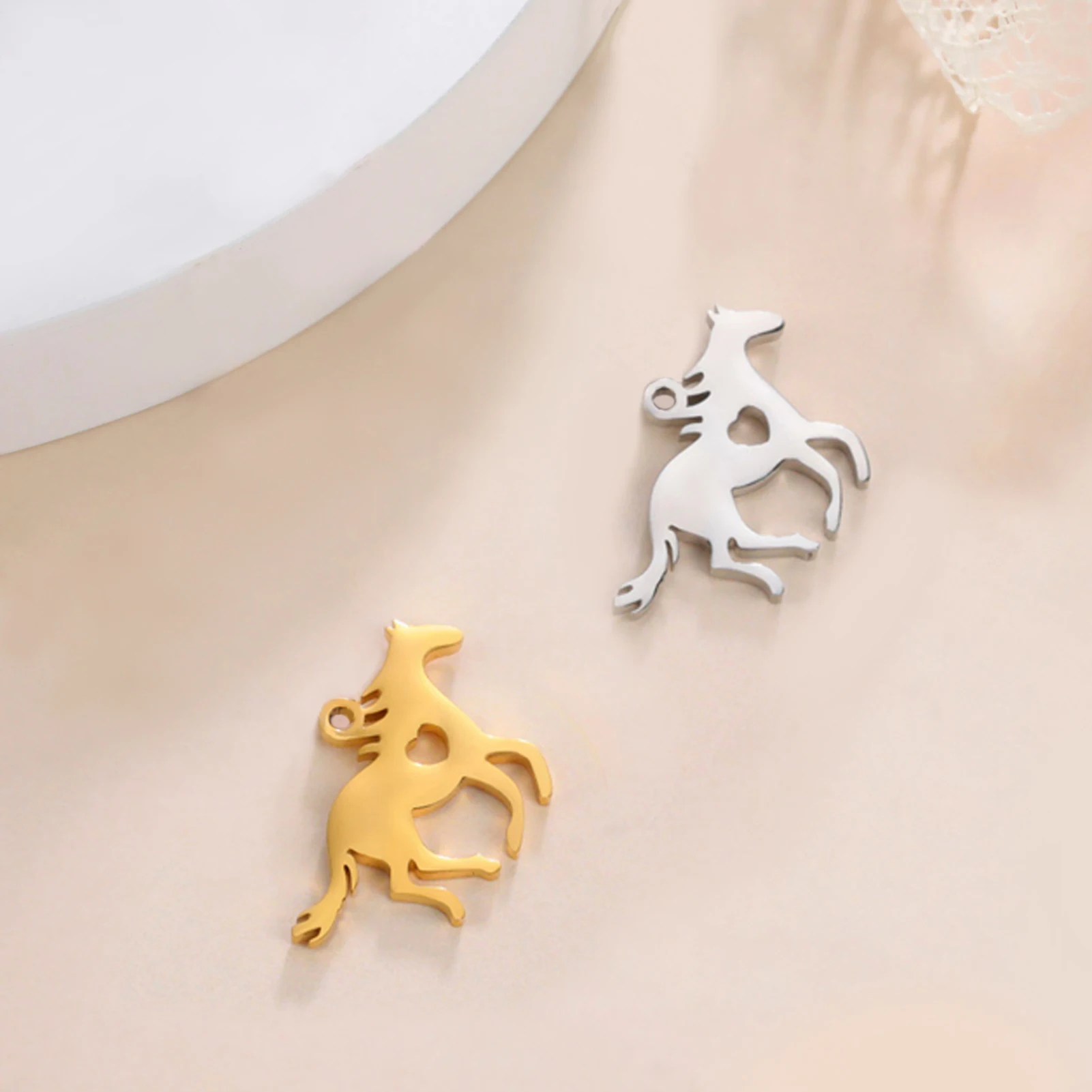 EUEAVAN 3pcs/lot Stainless Steel Charms Animal Horse Charm Pendant for Necklace Women Jewelry Making Accessories Wholesale DIY